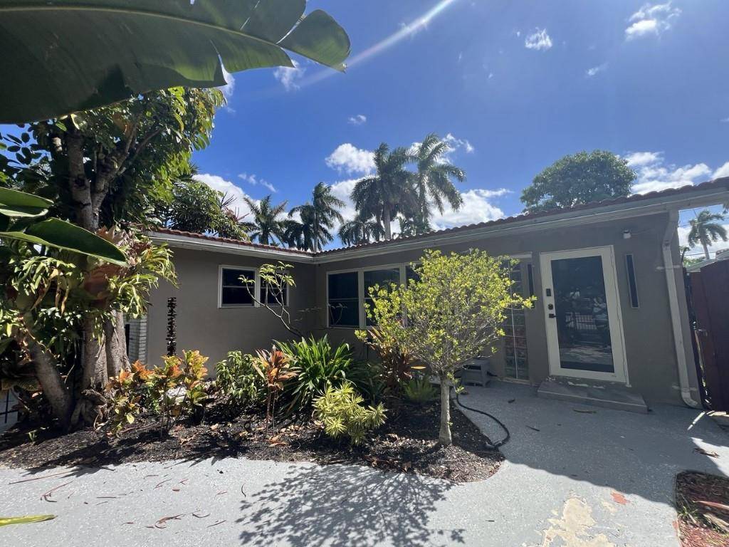 Hollywood, FL 33019,1042 Tyler St