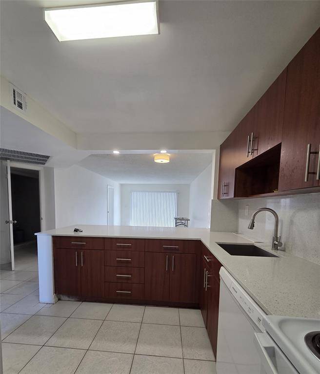 Tamarac, FL 33321,8040 N Colony Cir #105