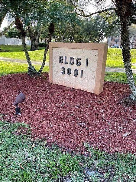 Davie, FL 33328,3001 W Rolling Hills Cir #608