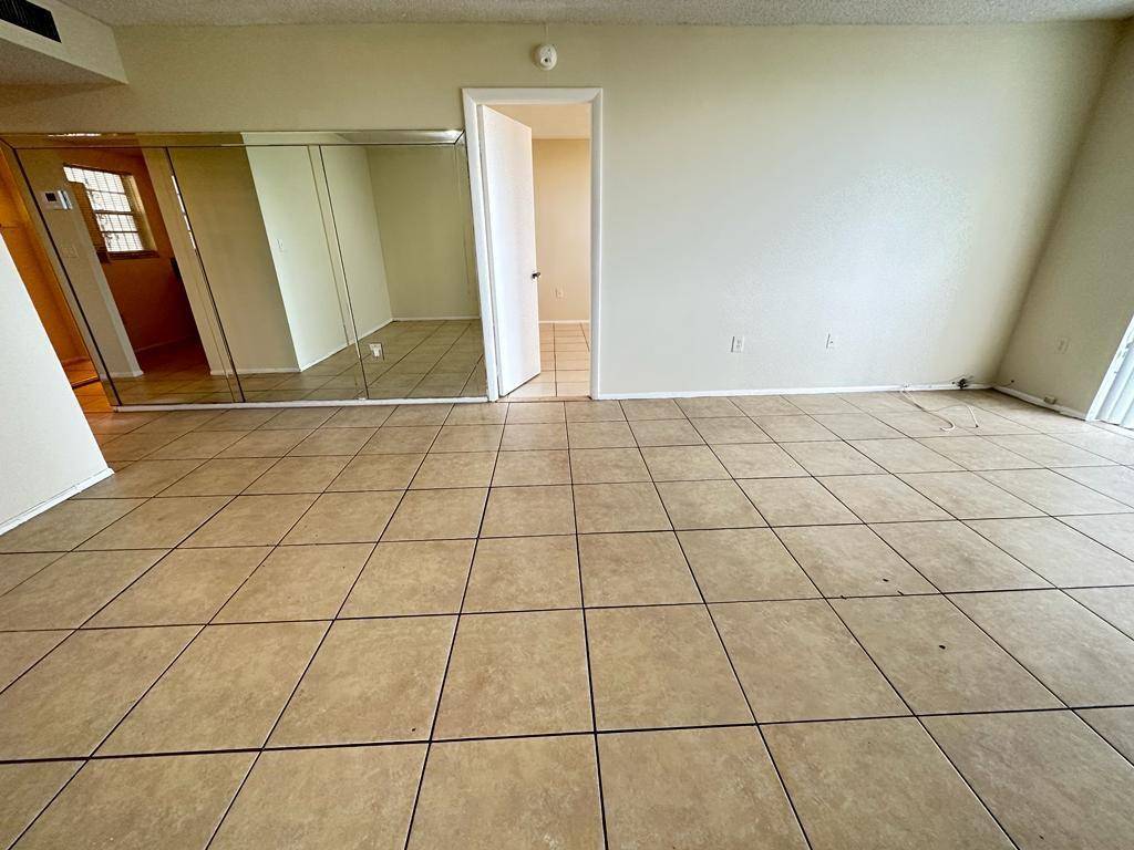 Miami, FL 33169,15600 NW 7th Ave #512