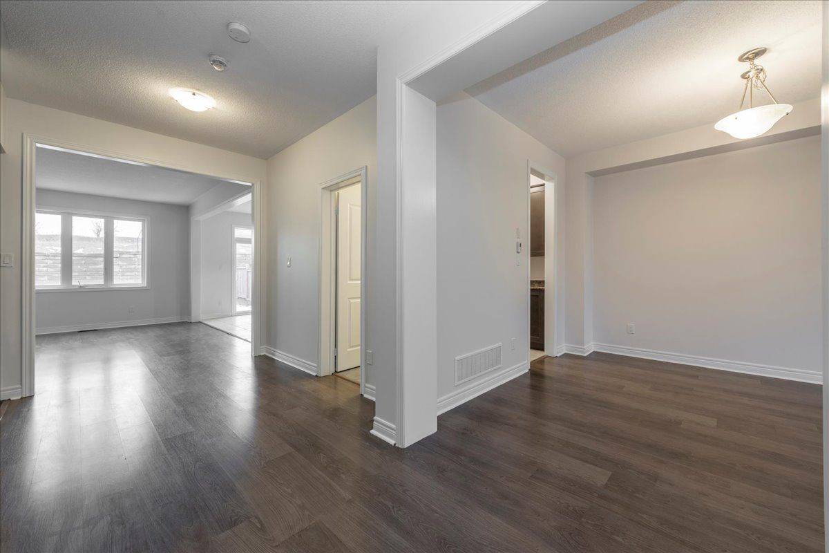 New Tecumseth, ON L9R 0N8,73 Sutcliffe WAY