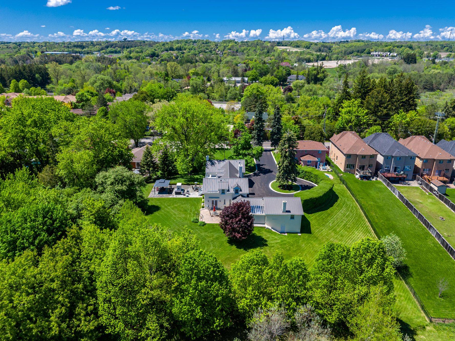 Aurora, ON L4G 6J6,220 Old Yonge ST