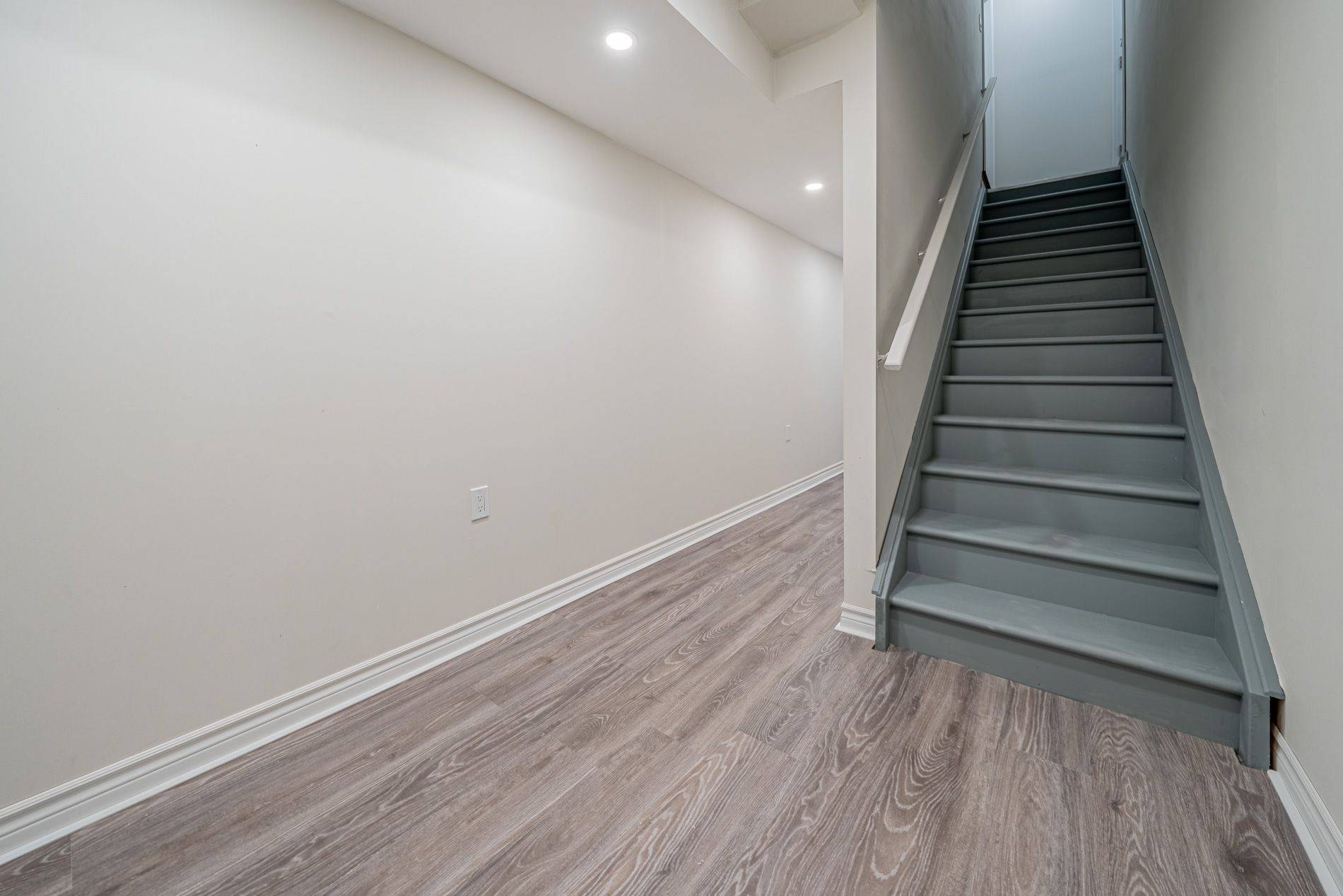 Richmond Hill, ON L4S 0J2,102 Hilts DR W #Bsmt