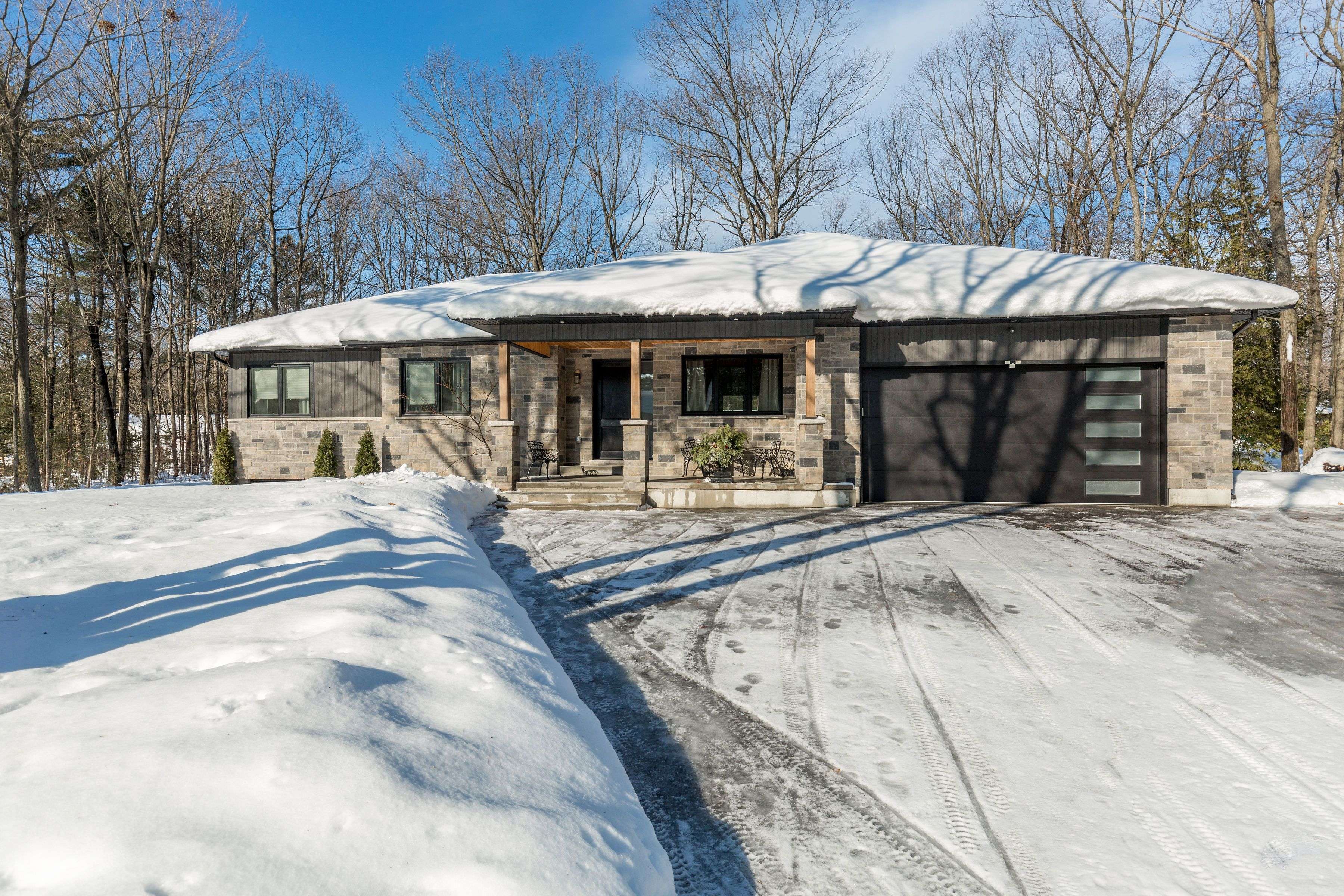 Tiny, ON L9M 0J2,34 Oakwood AVE