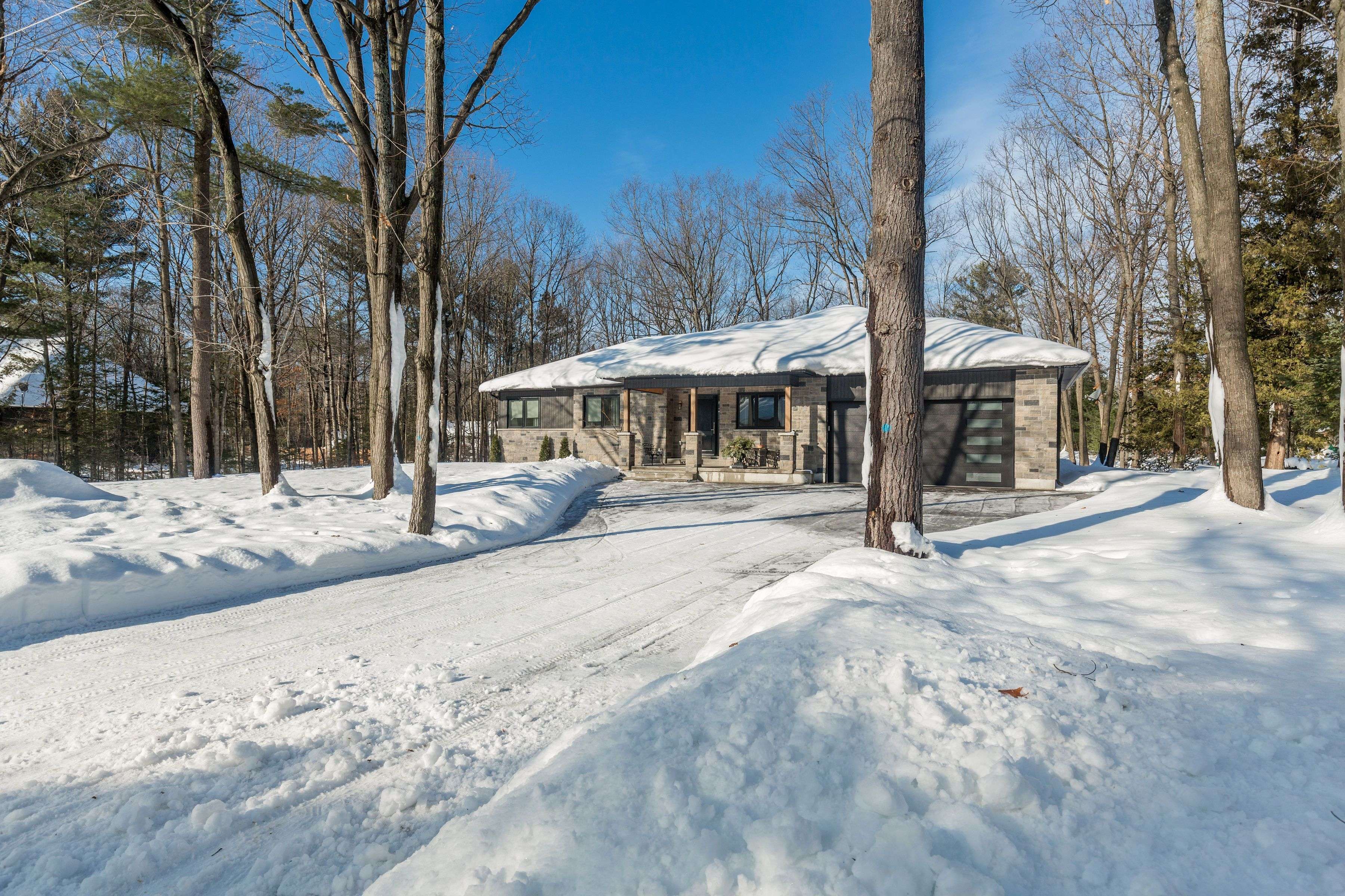 Tiny, ON L9M 0J2,34 Oakwood AVE