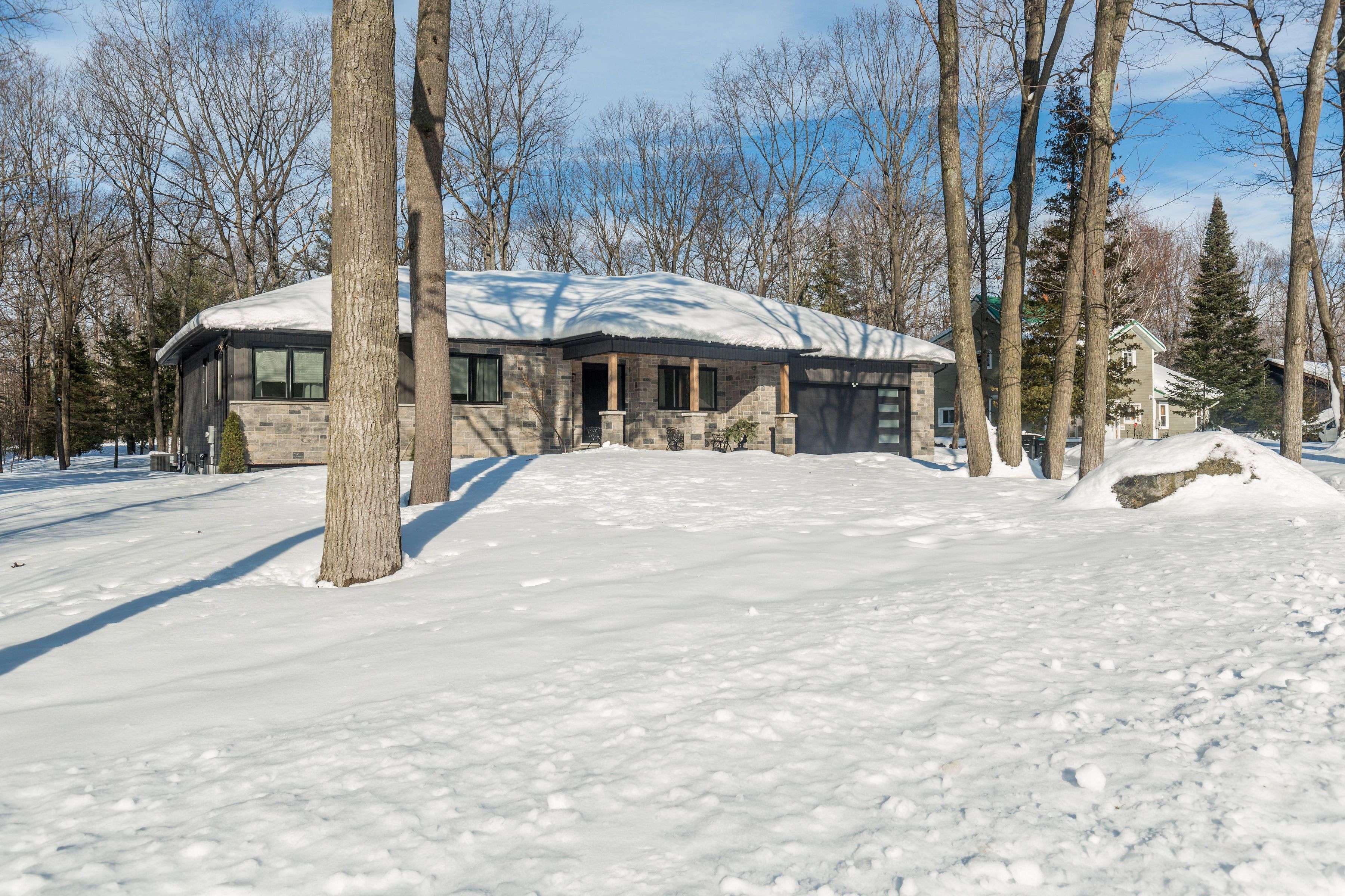 Tiny, ON L9M 0J2,34 Oakwood AVE