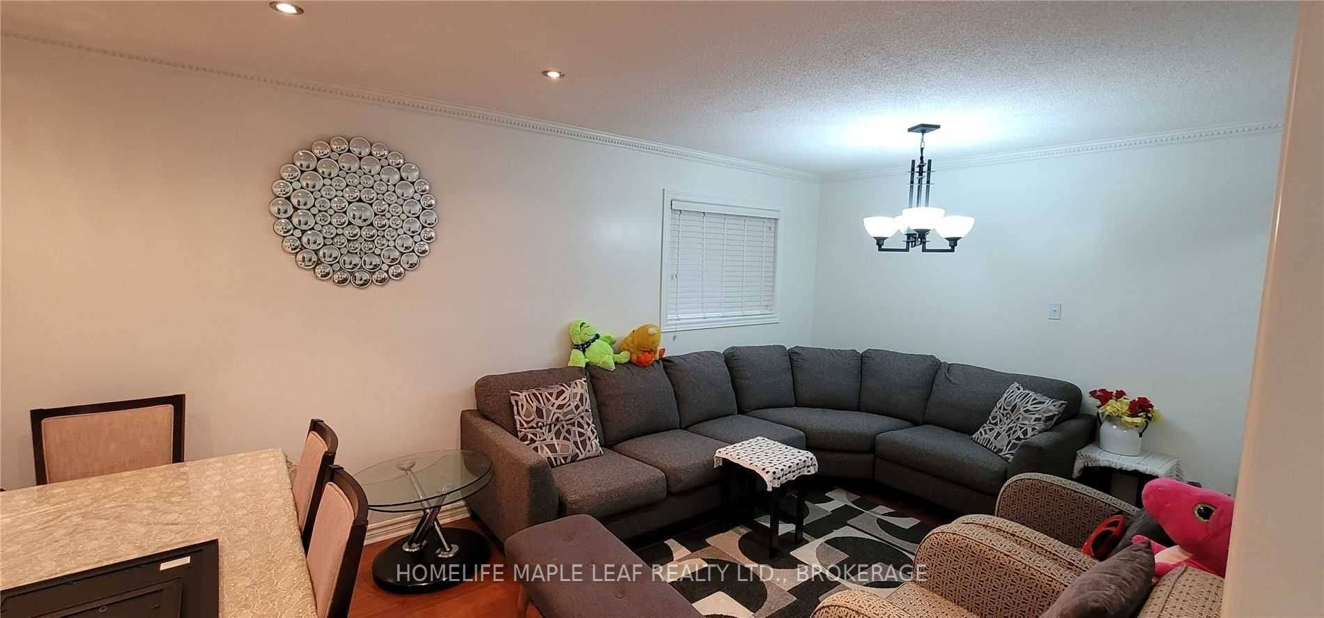 Brampton, ON L6Y 4A8,44 Redpoll CT