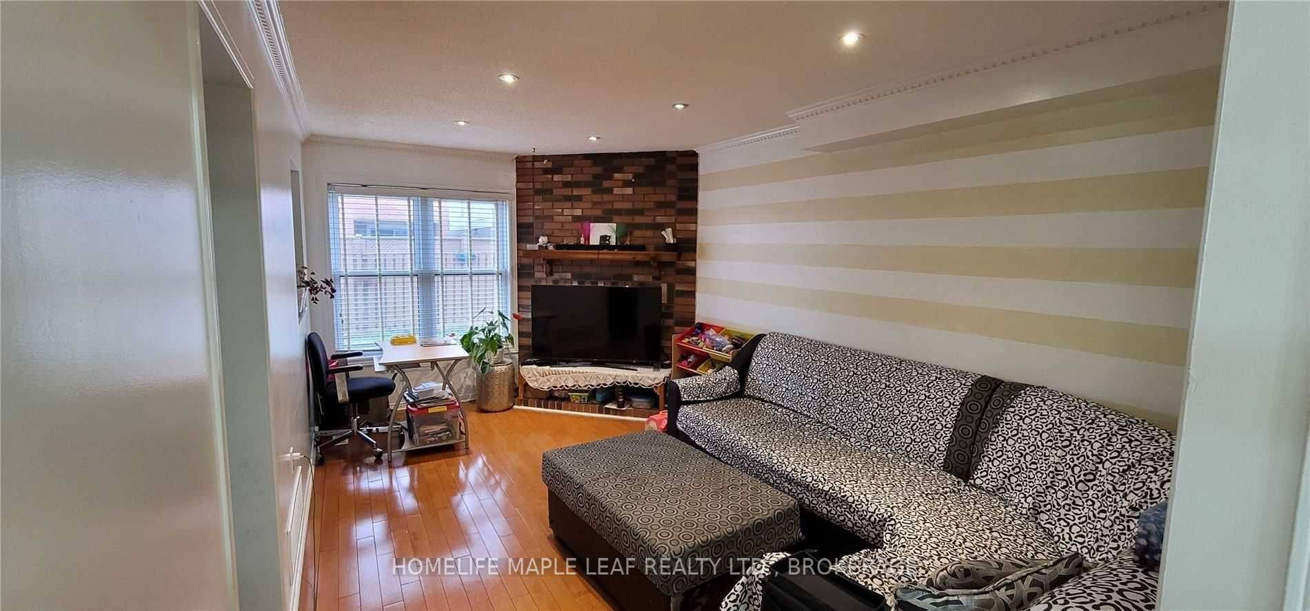 Brampton, ON L6Y 4A8,44 Redpoll CT