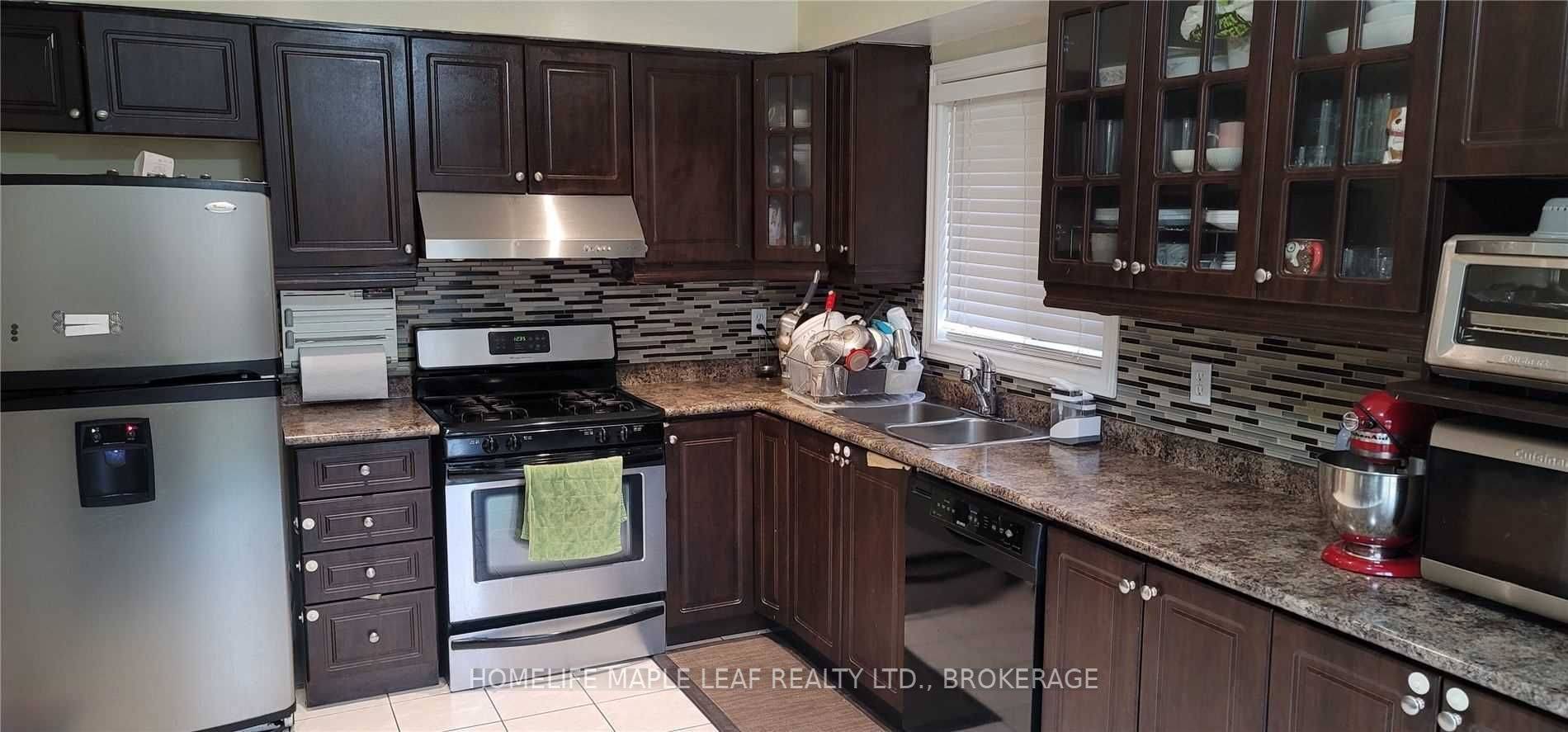 Brampton, ON L6Y 4A8,44 Redpoll CT