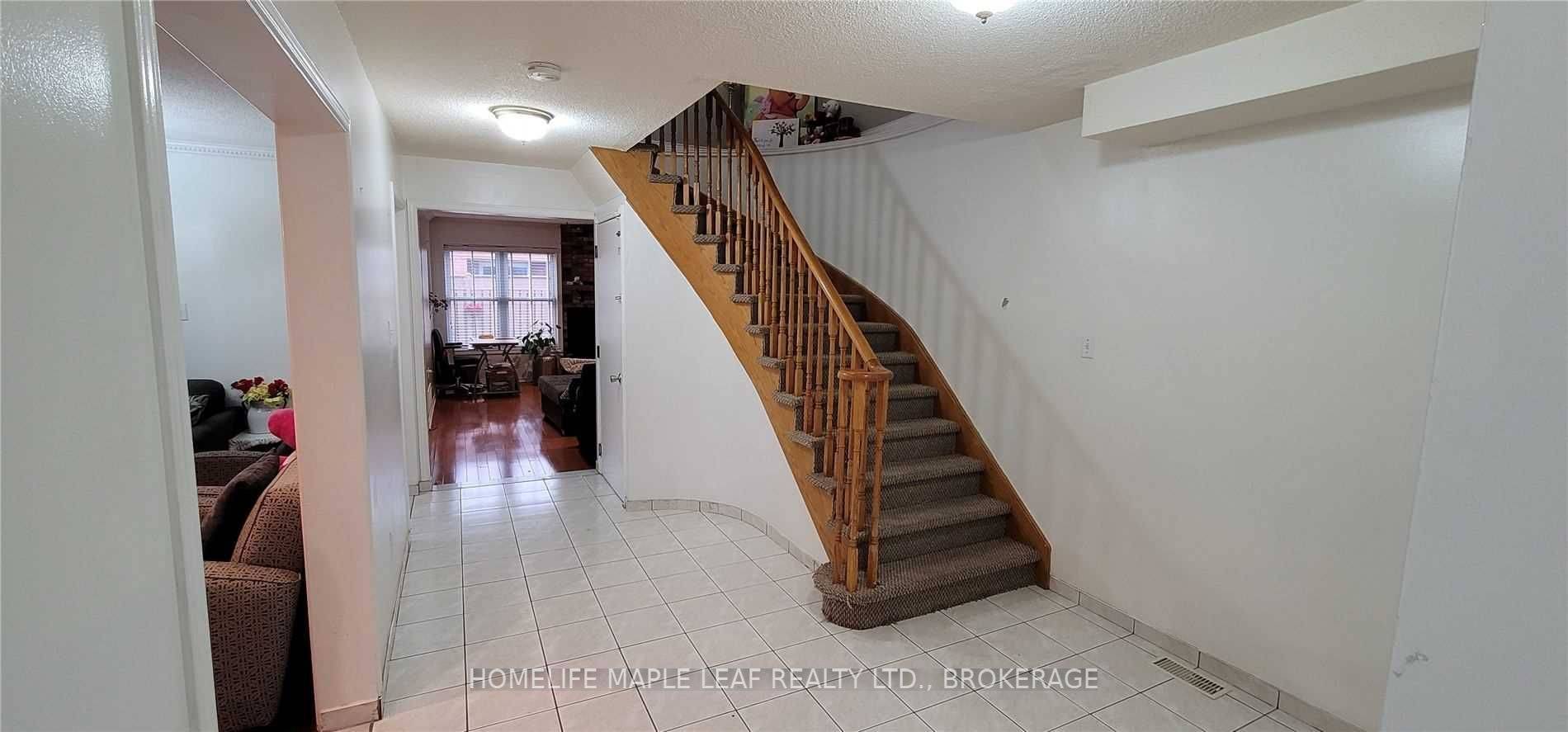 Brampton, ON L6Y 4A8,44 Redpoll CT