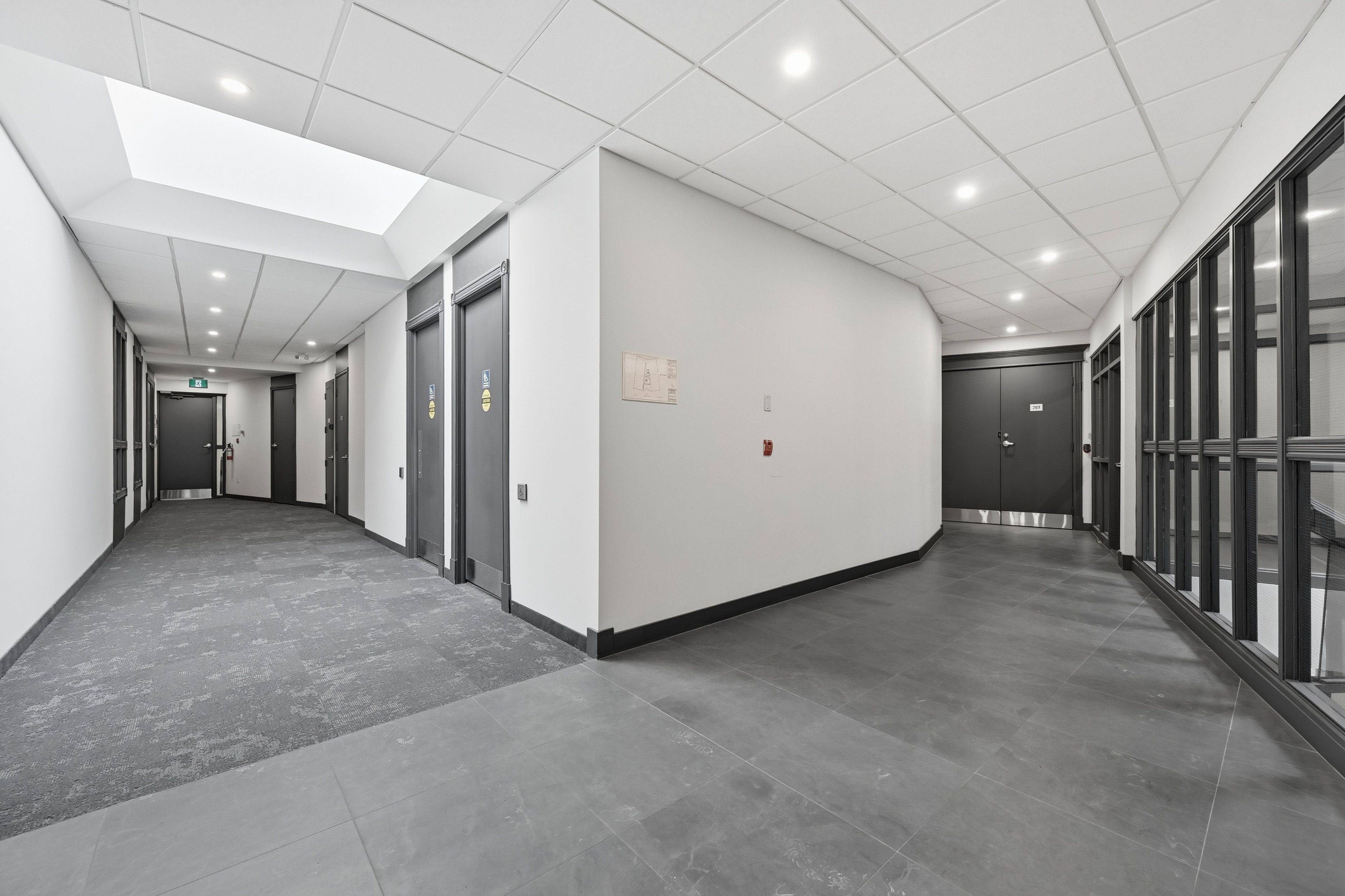 Burlington, ON L7N 3T9,3430 South Service RD #203