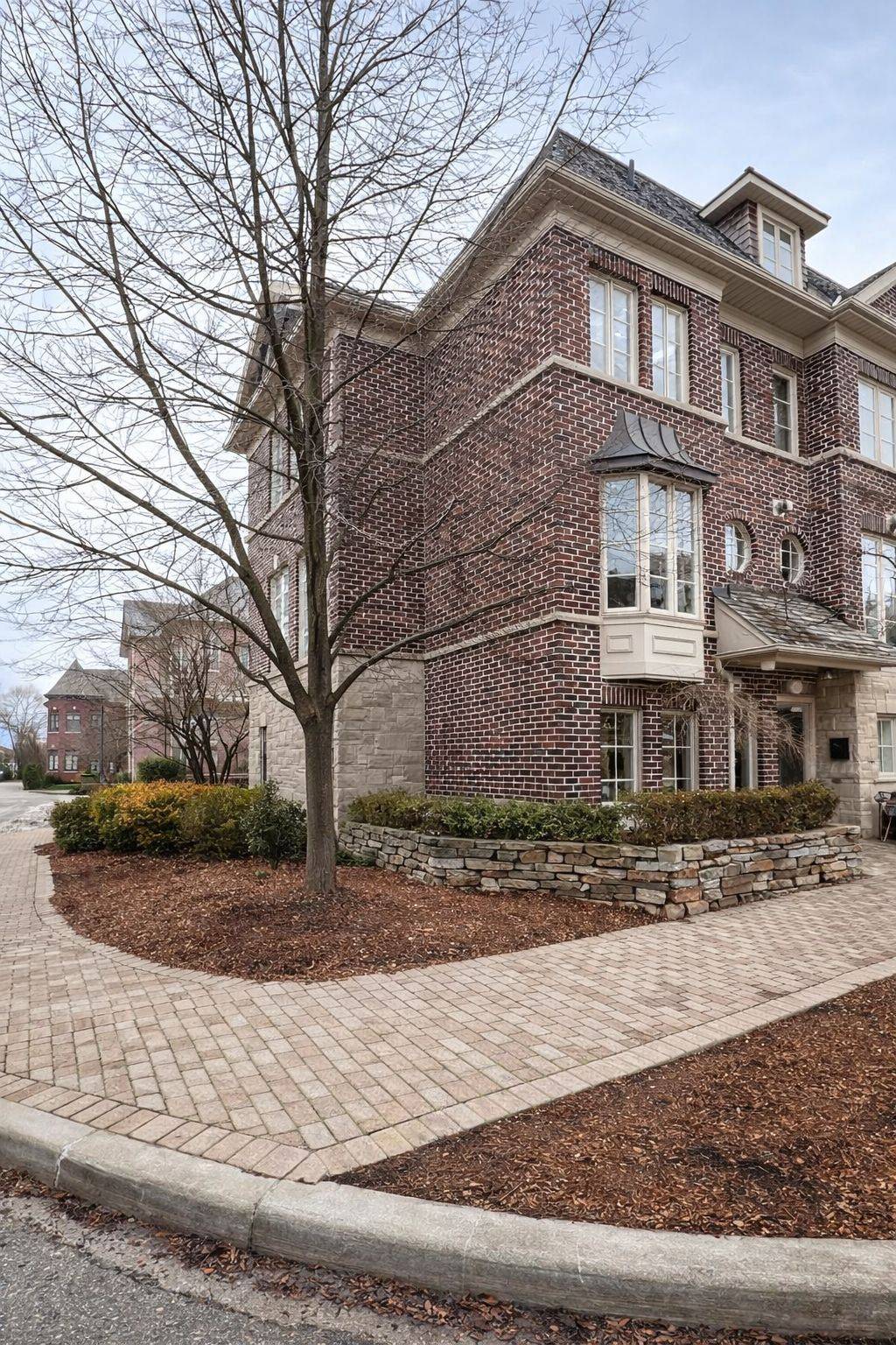 Toronto W08, ON M8Z 0A2,39 Furrow LN