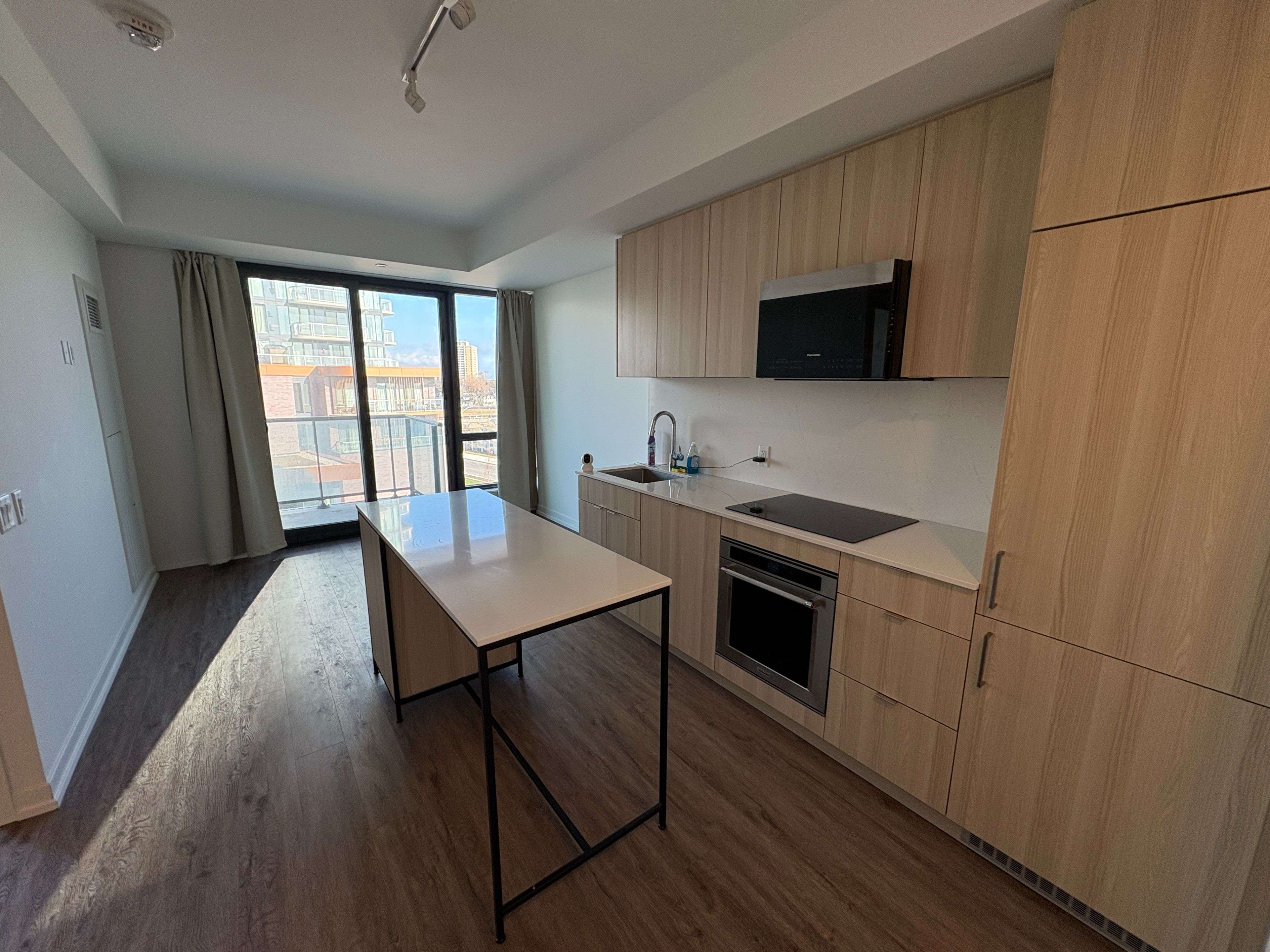 Mississauga, ON L5H 0B3,251 Masonry WAY #313