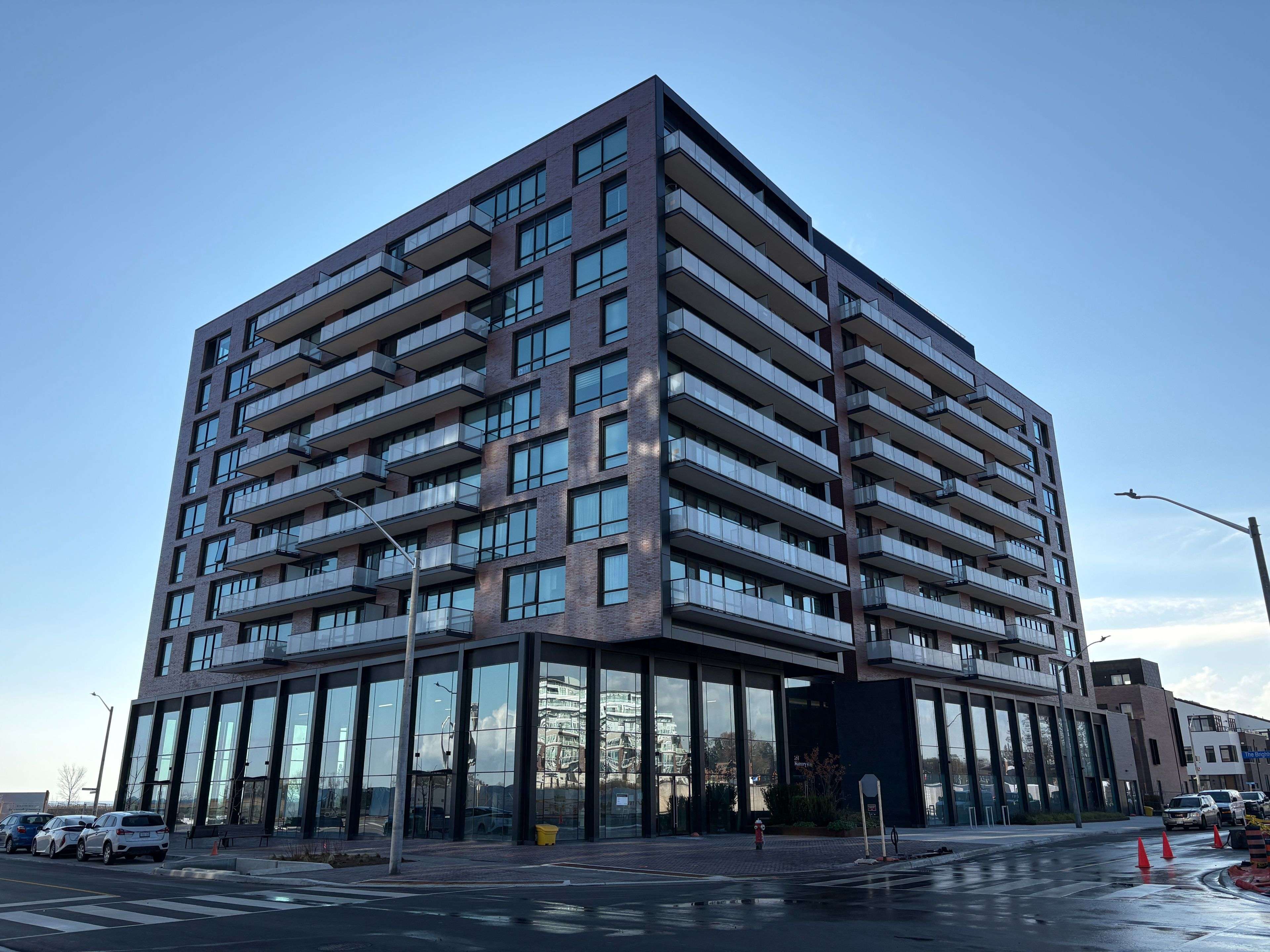 Mississauga, ON L5H 0B3,251 Masonry WAY #313