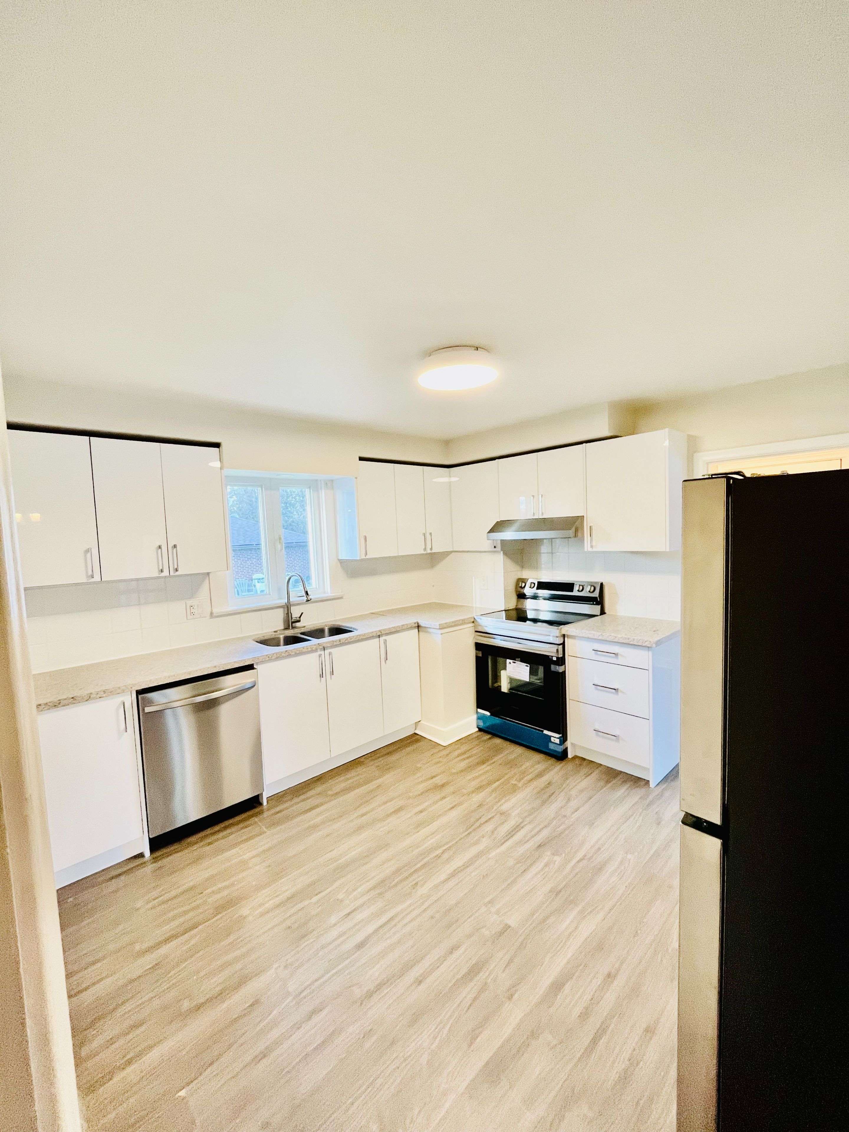 Toronto W10, ON M9V 2T3,54 Riverdale DR #Main