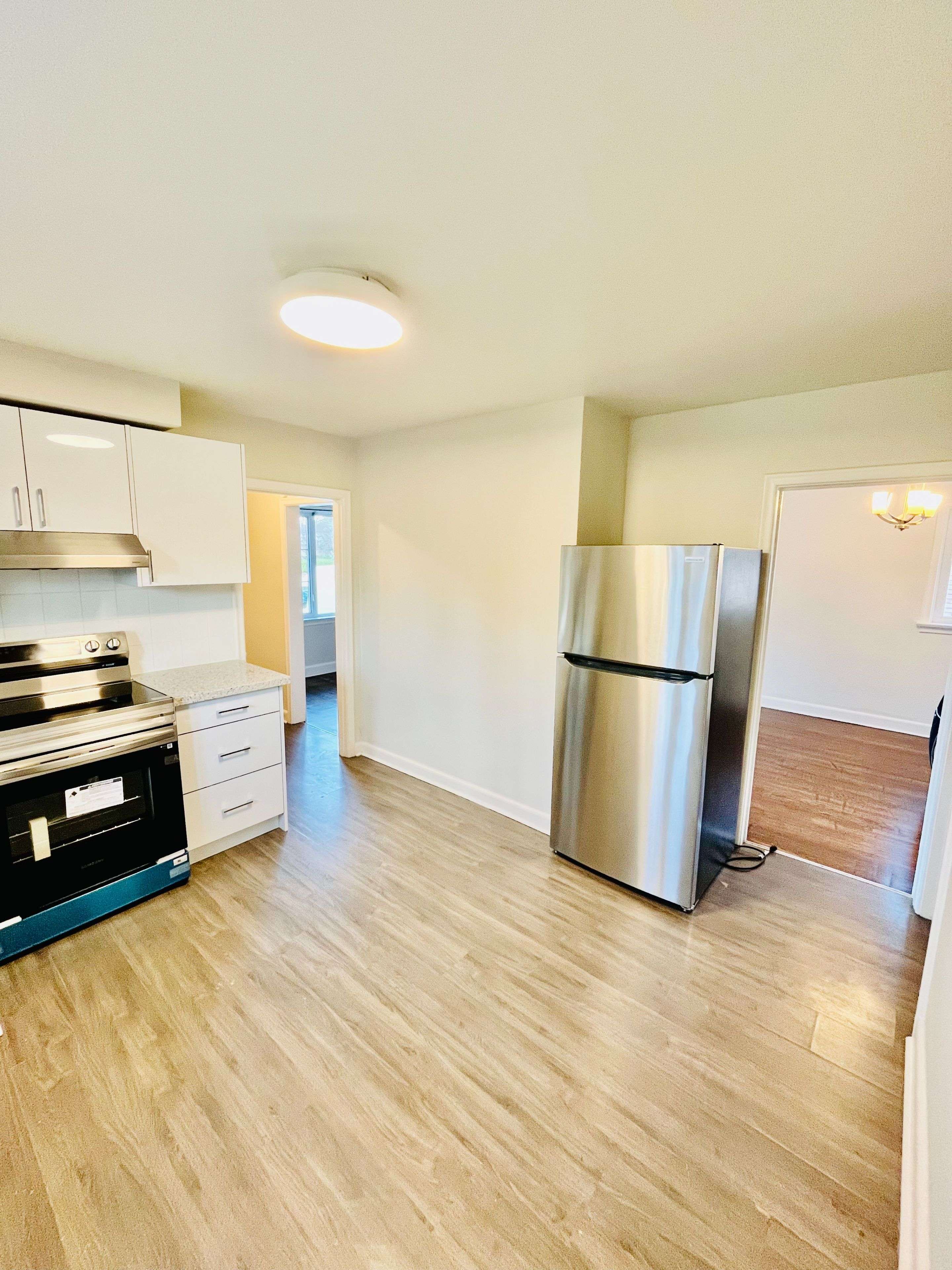 Toronto W10, ON M9V 2T3,54 Riverdale DR #Main