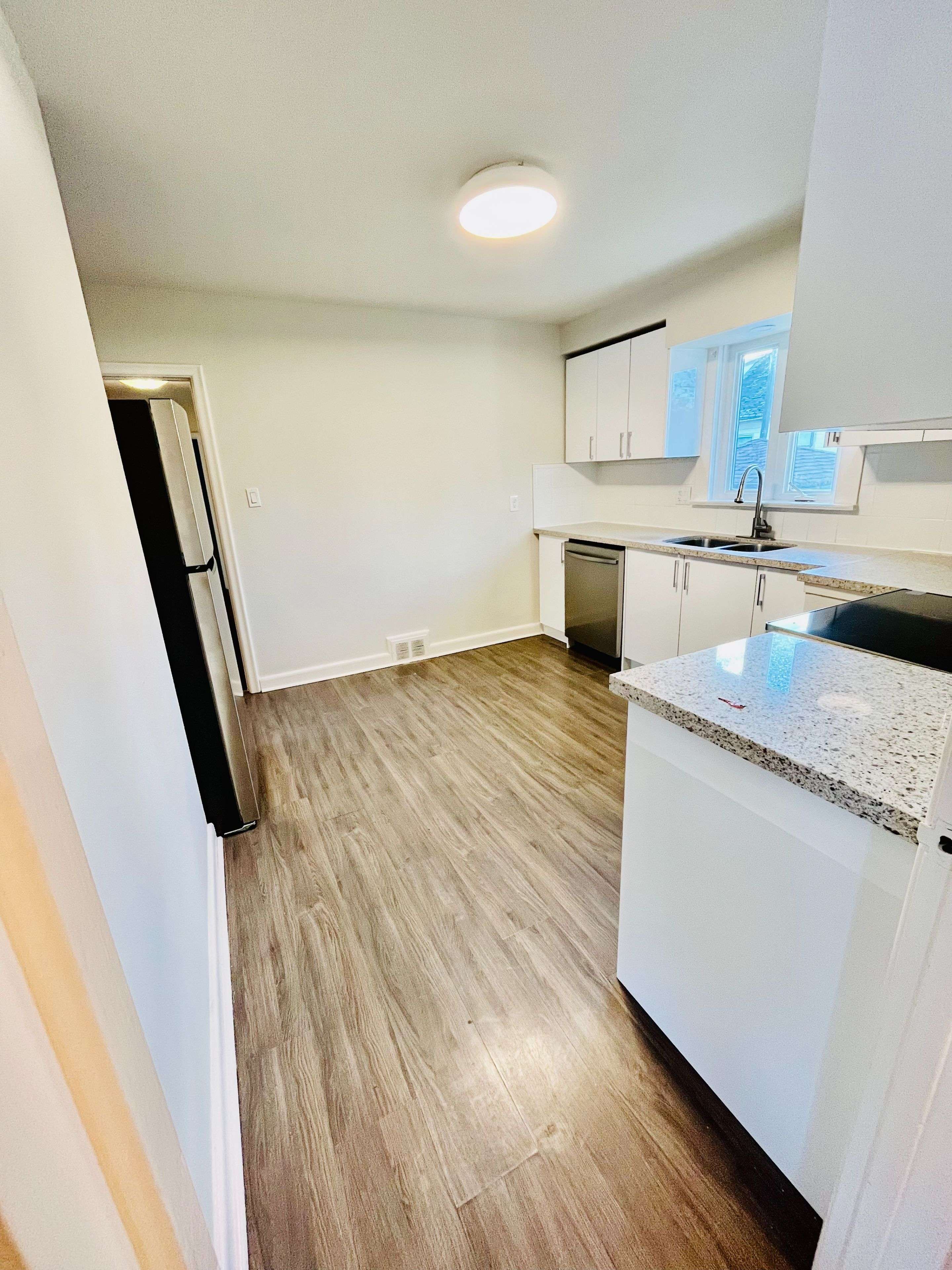 Toronto W10, ON M9V 2T3,54 Riverdale DR #Main