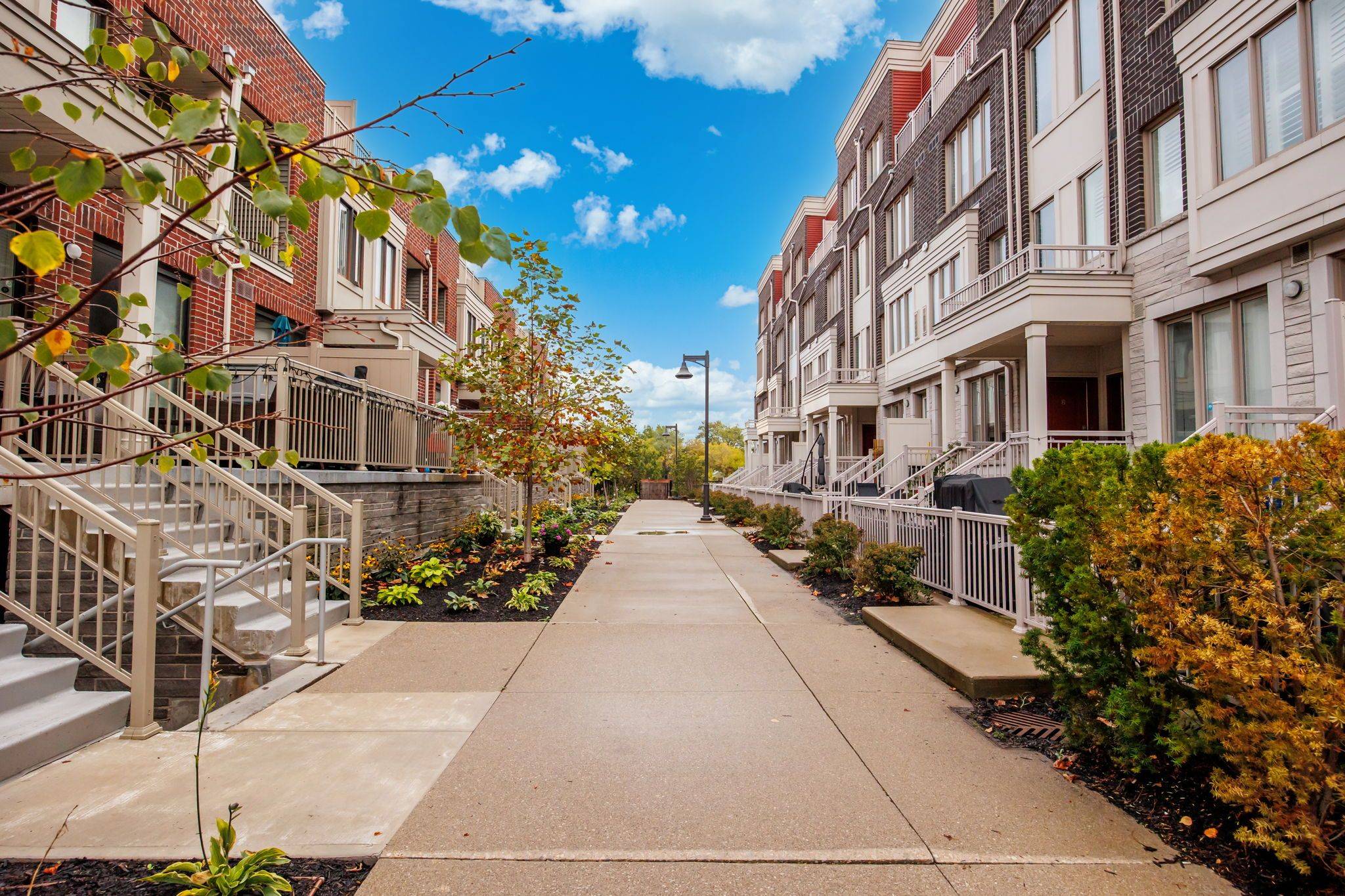 Toronto W06, ON M8W 0A9,125 Long Branch AVE #14