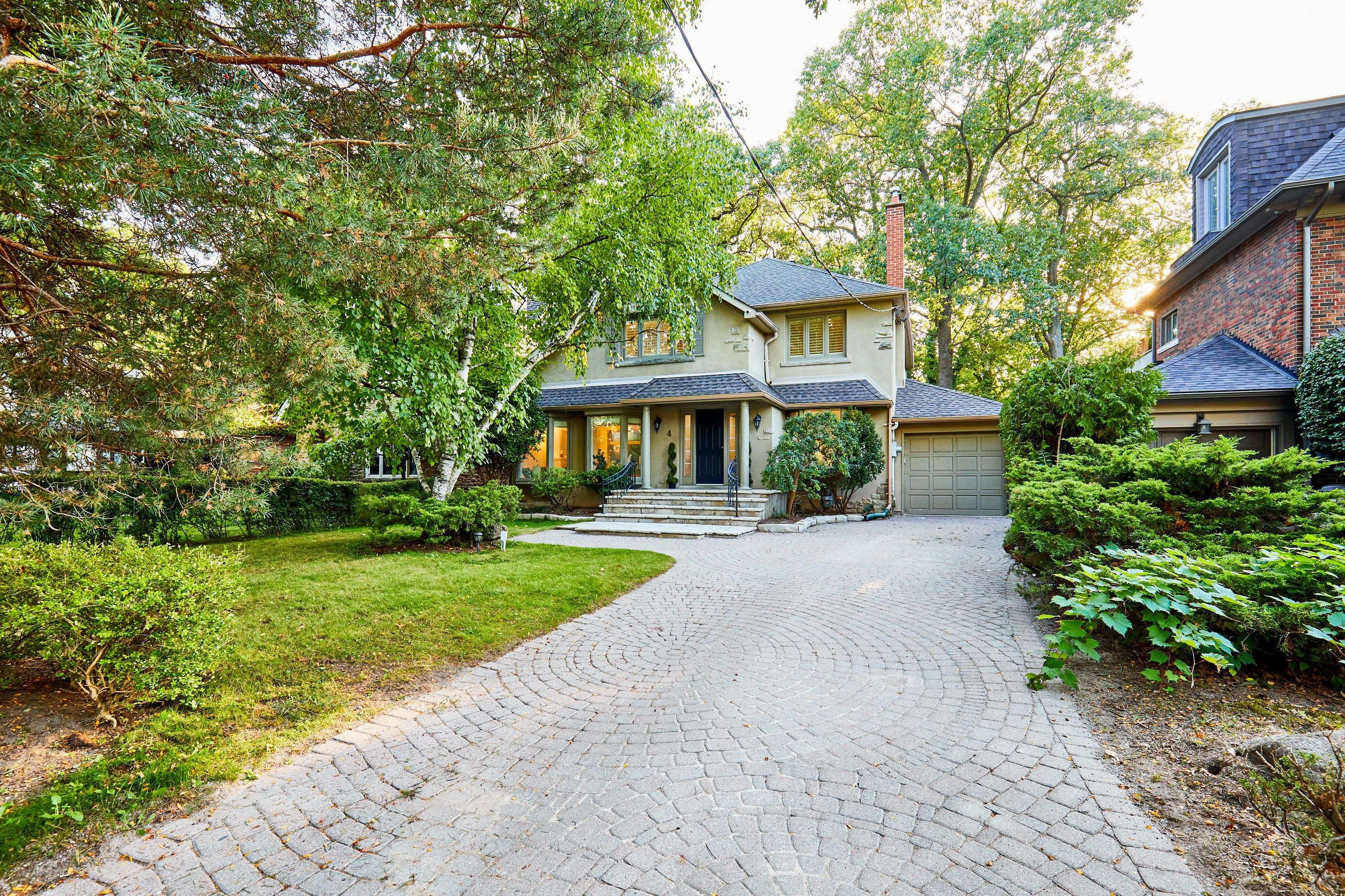 Toronto W02, ON M6S 4S4,4 Baby Point TER