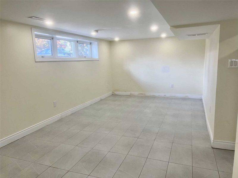 Brampton, ON L6W 2Z1,36 Carlyle CRES #Basement