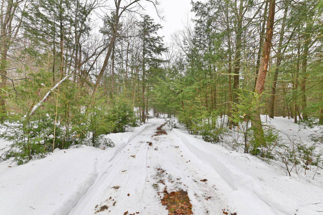 Addington Highlands, ON K0H 1P0,8 Clark Line RD