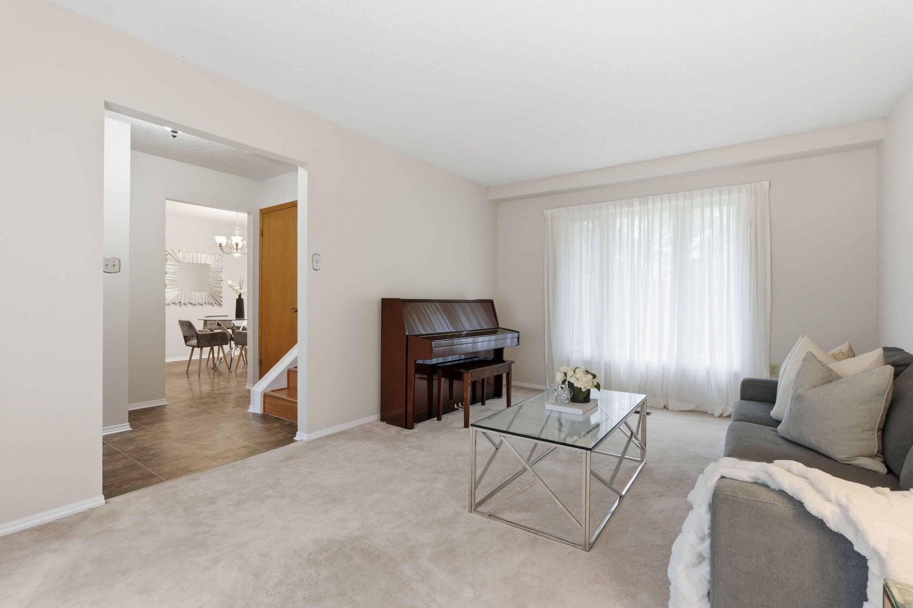 Hamilton, ON L8T 4W9,28 Bacall CRES