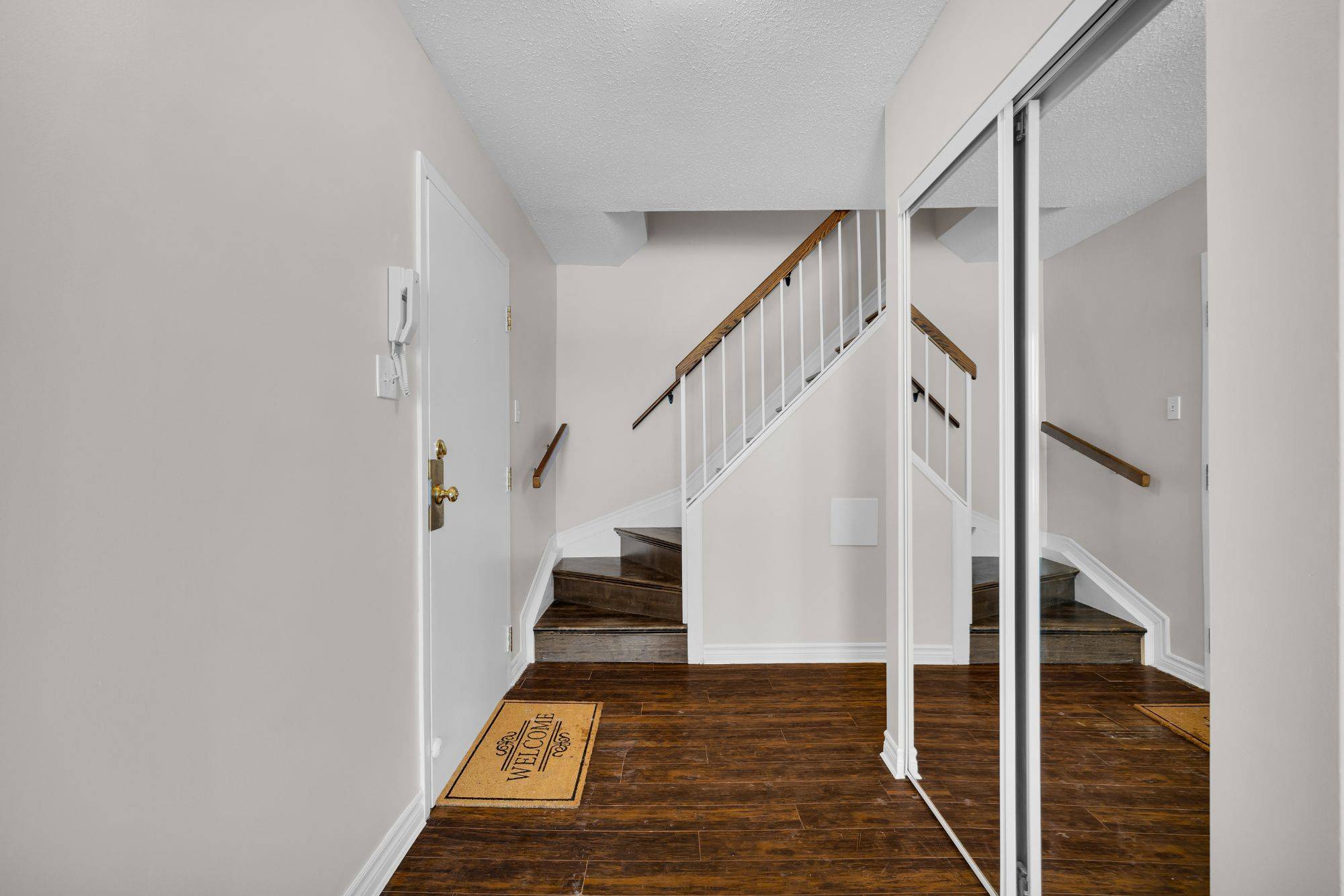 Blossom Park - Airport And Area, ON K1T 2S6,3070 Councillors WAY #F