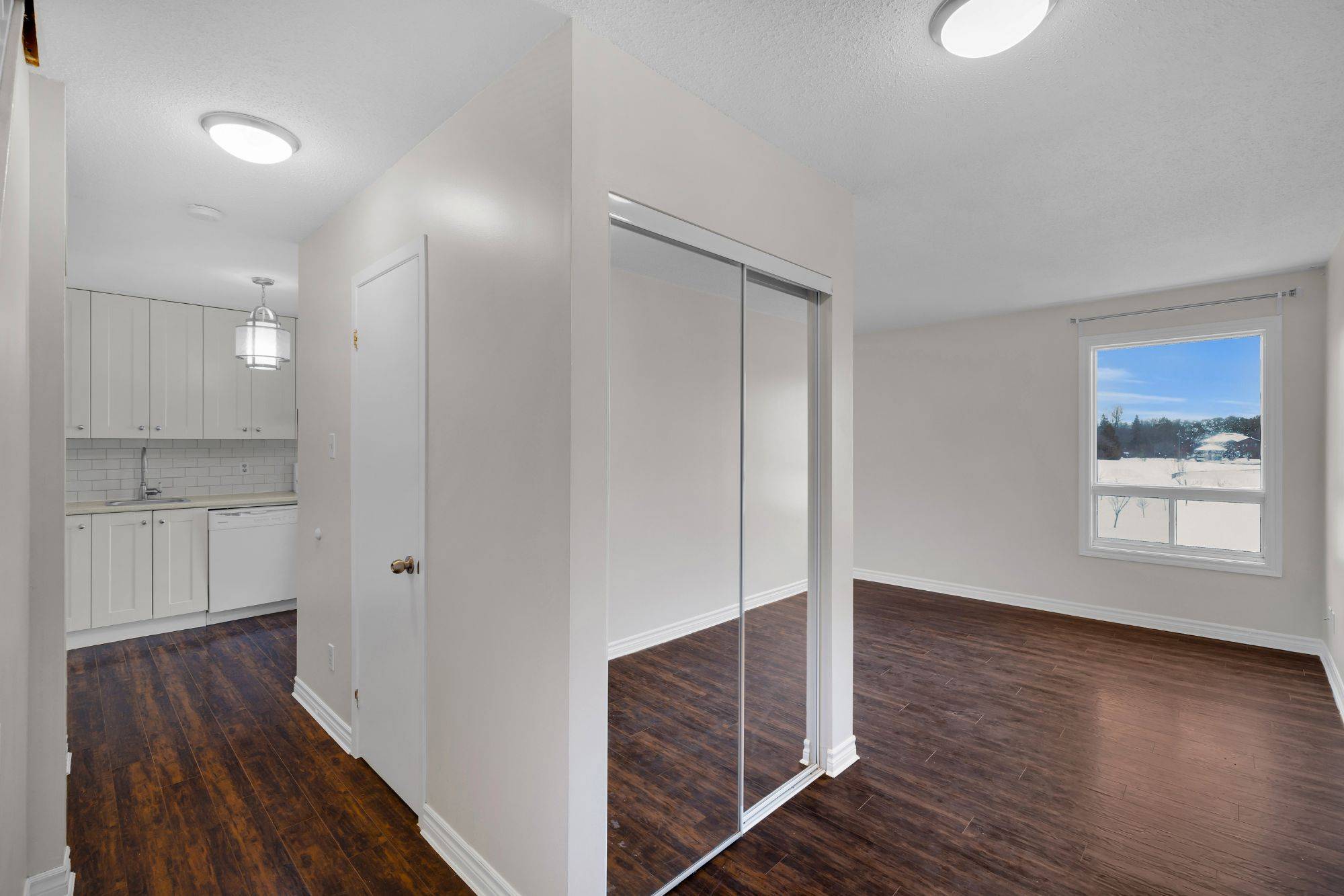 Blossom Park - Airport And Area, ON K1T 2S6,3070 Councillors WAY #F