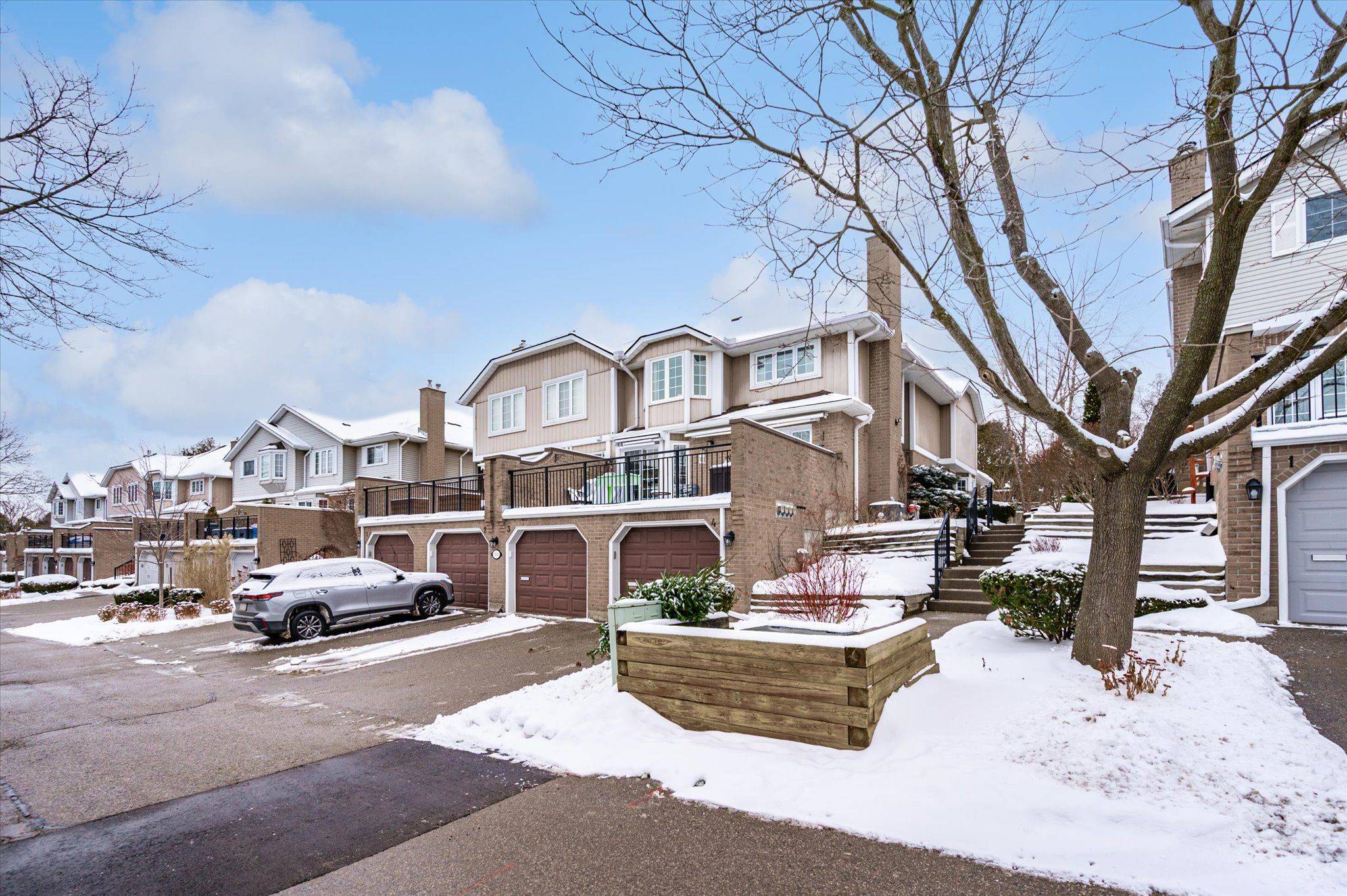 Guelph, ON N1E 1B7,106 Woodlawn RD E #4