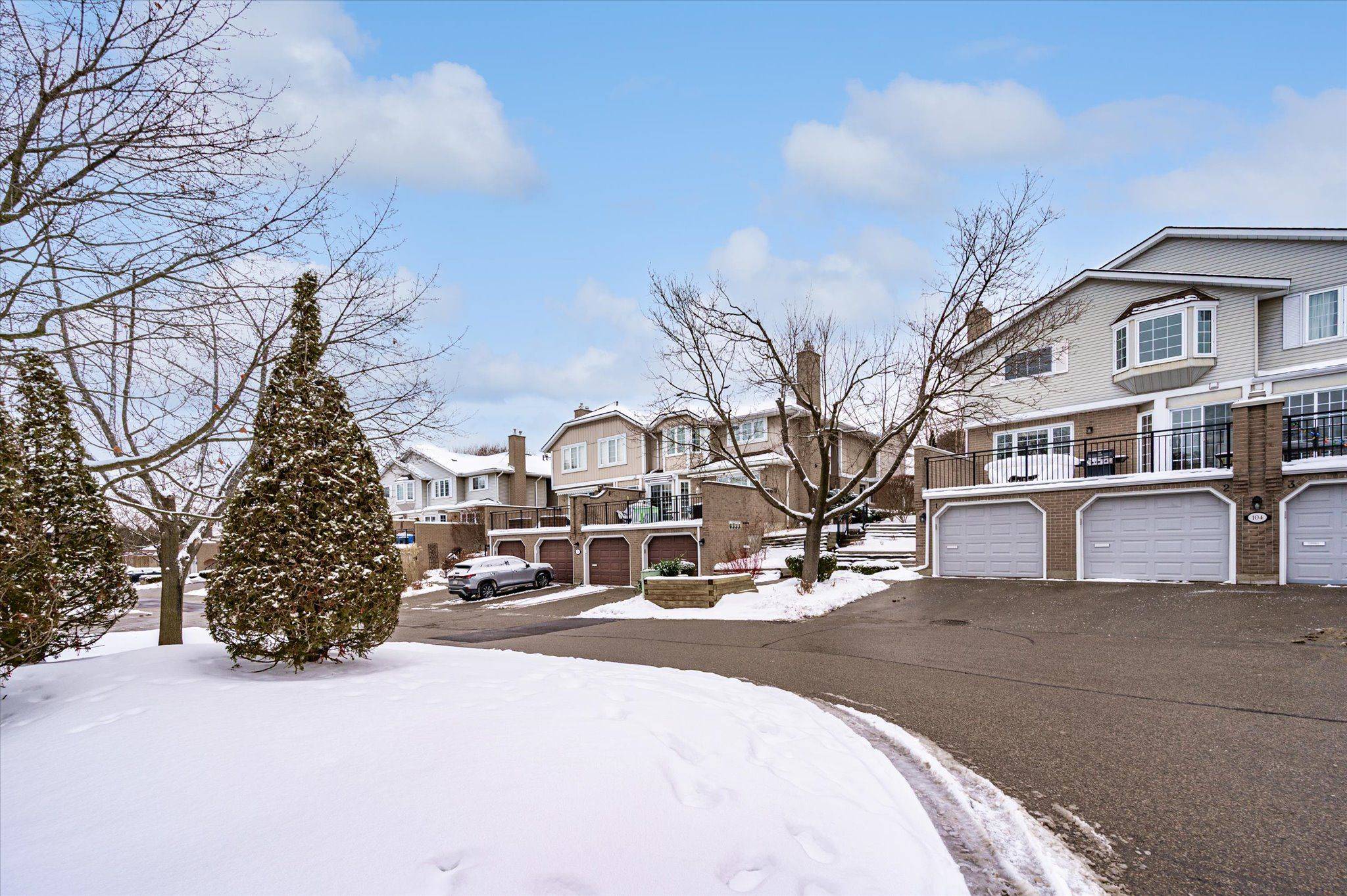 Guelph, ON N1E 1B7,106 Woodlawn RD E #4