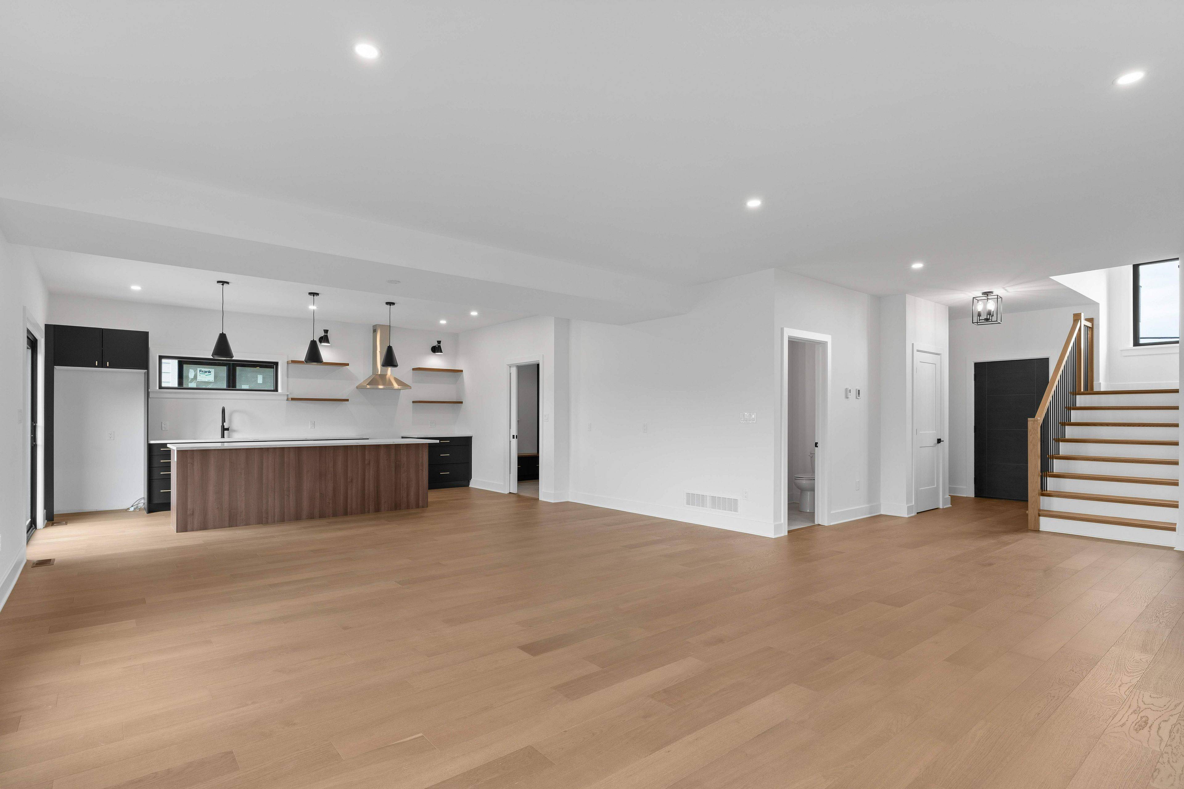 Loyalist, ON K7N 0C2,2 Park CRES