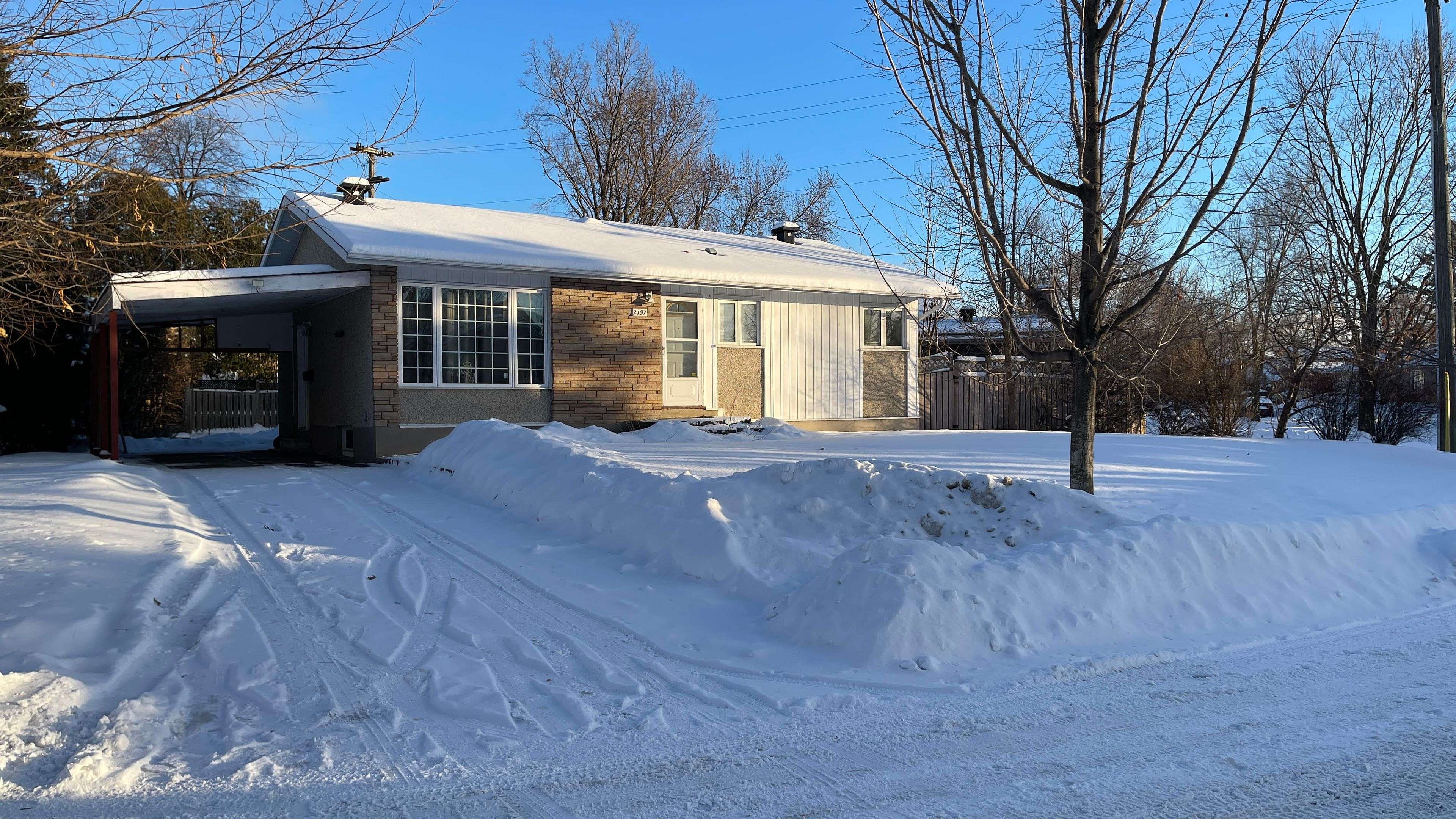 Elmvale Acres And Area, ON K1G 3G2,2197 Urbandale DR