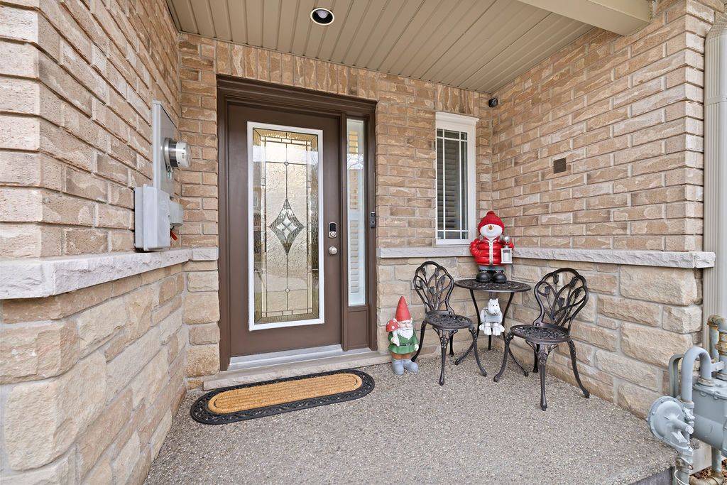 Hamilton, ON L0R 1P0,84 Periwinkle DR