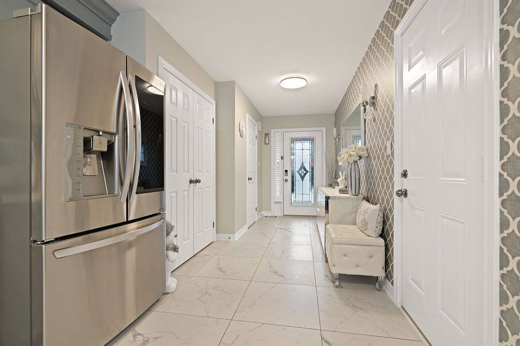 Hamilton, ON L0R 1P0,84 Periwinkle DR