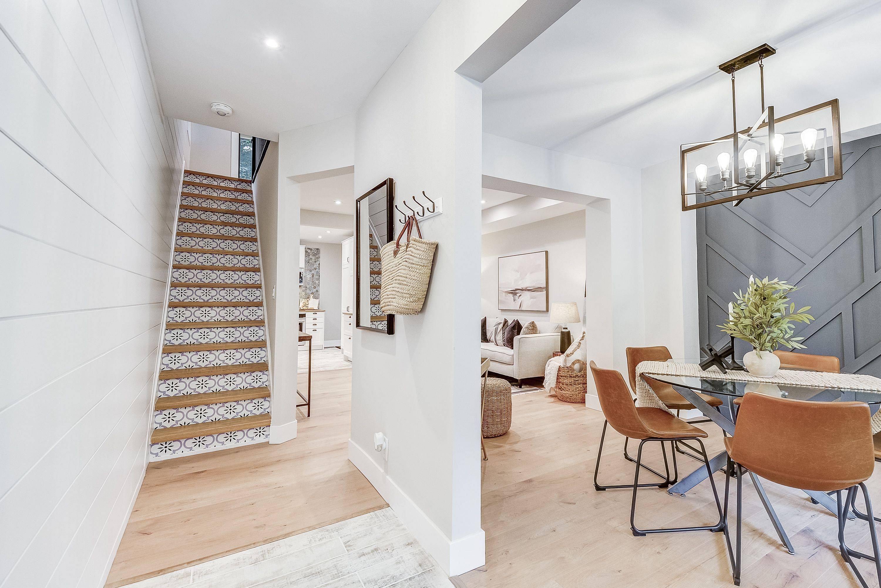 Hamilton, ON L8M 1Y7,32 Cumberland AVE