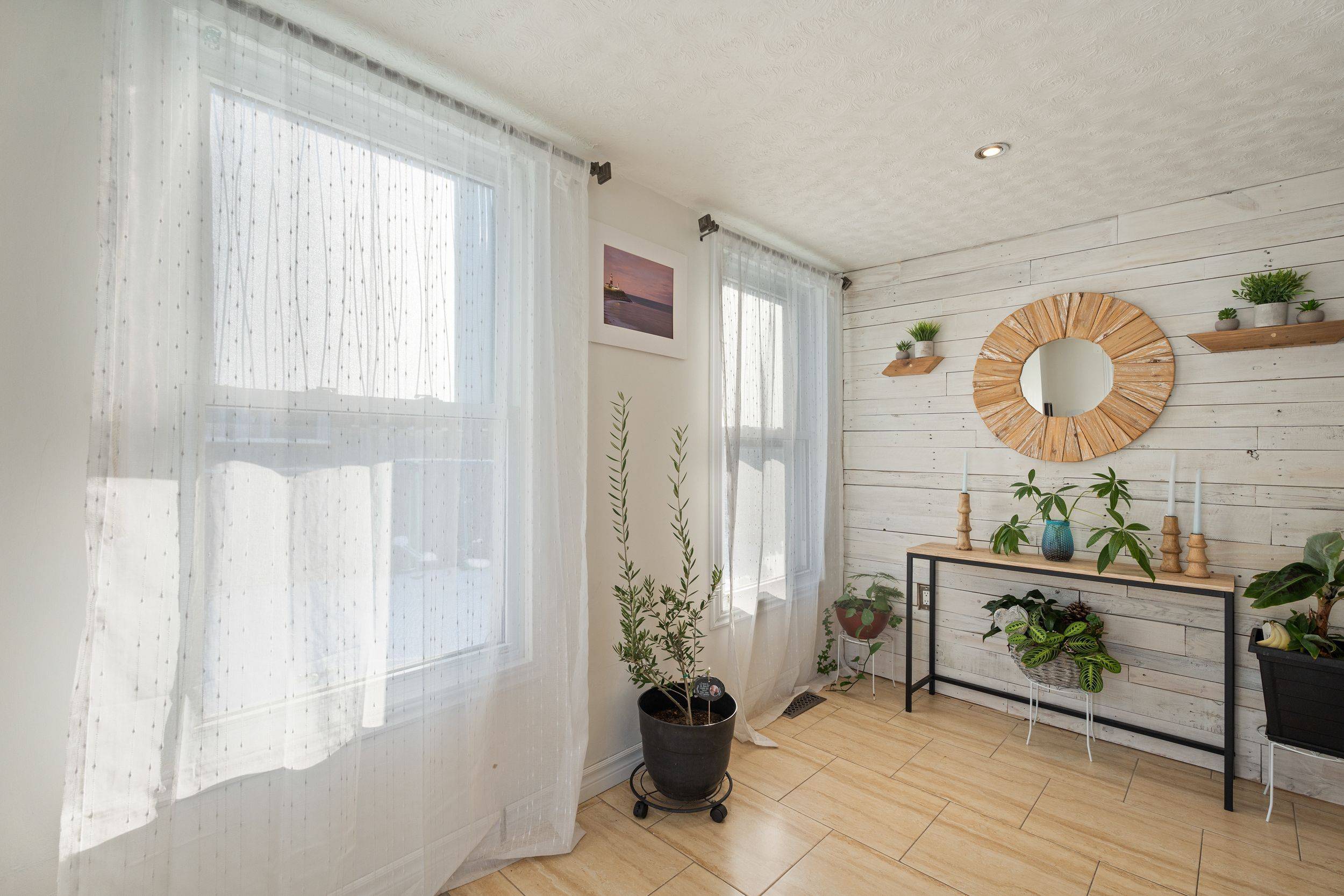 Niagara Falls, ON L2J 3Z7,6150 Church's LN