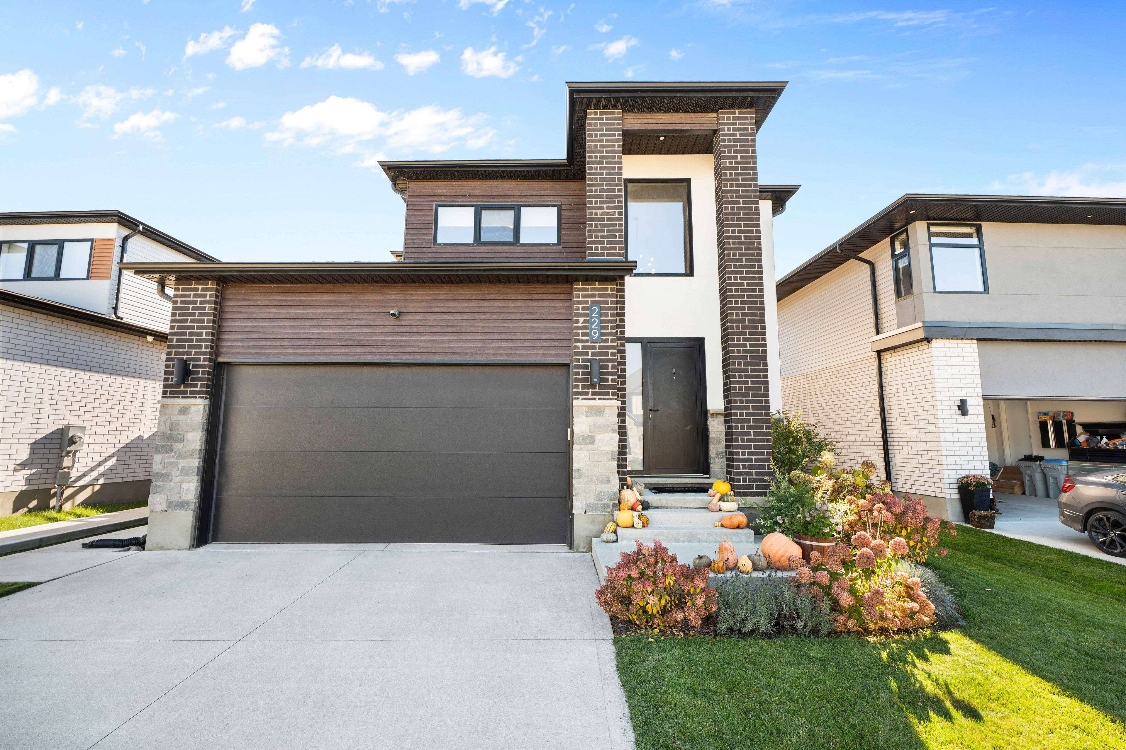 Middlesex Centre, ON N0L 1R0,229 Crestview DR