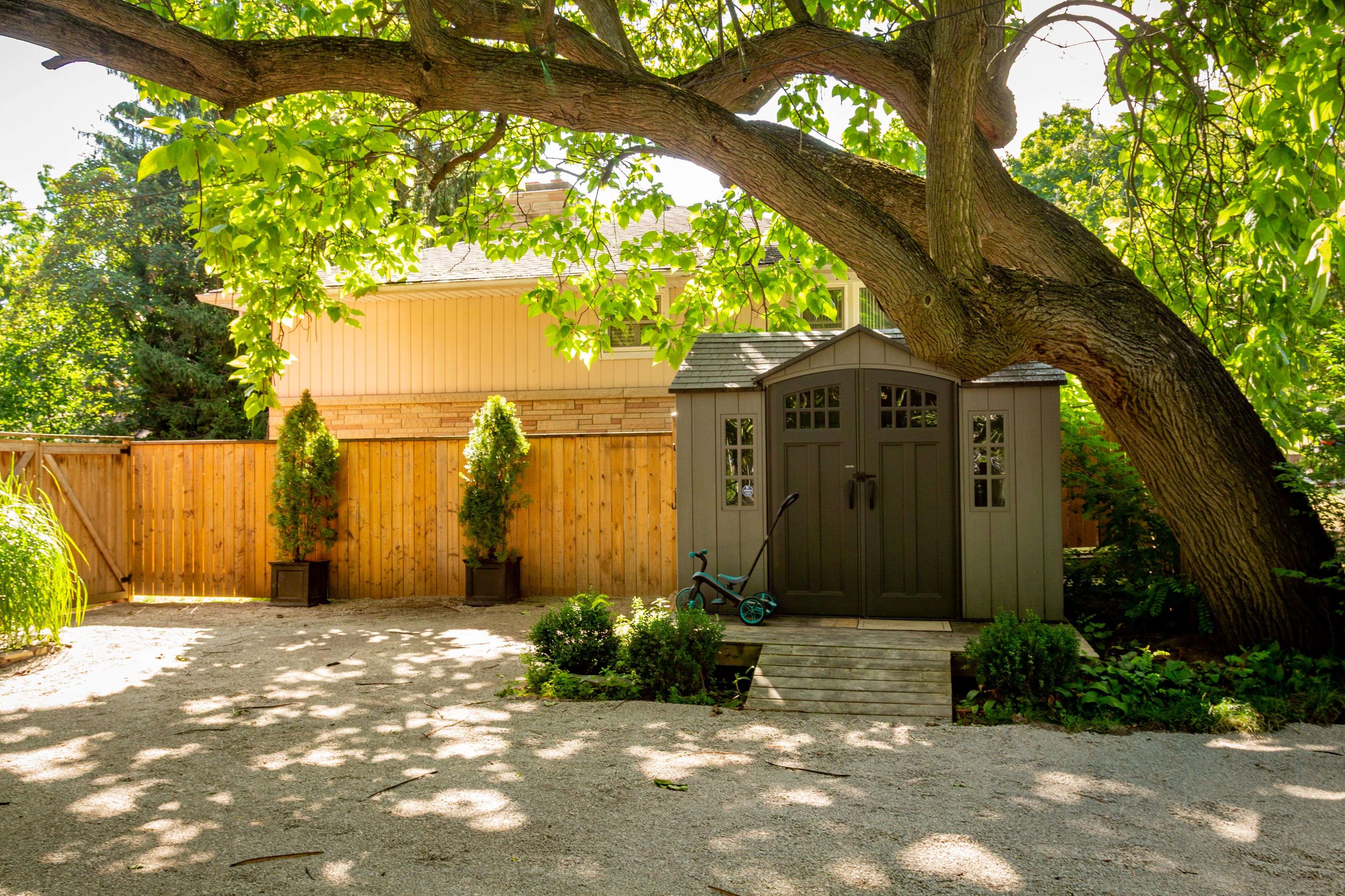 Grimsby, ON L3M 1R9,123 Main ST W