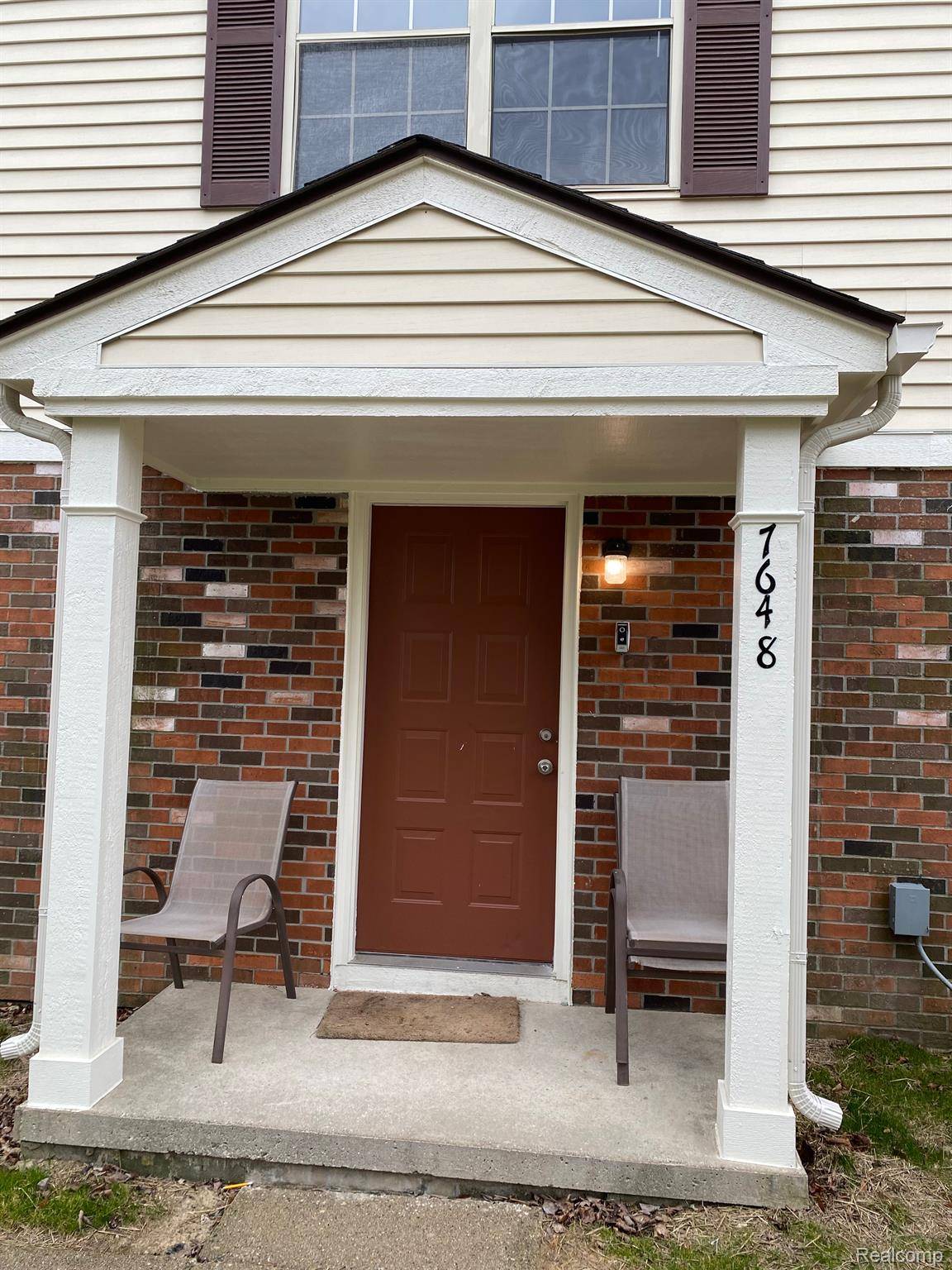 Waterford, MI 48327,7648 WOODVIEW DR