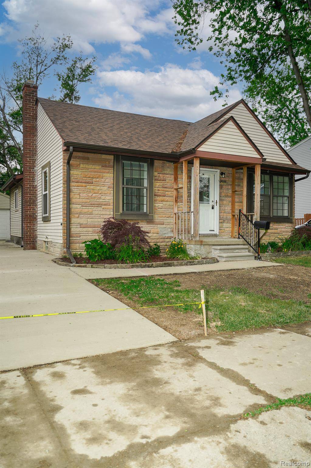 Berkley, MI 48072,3911 Thomas AVE