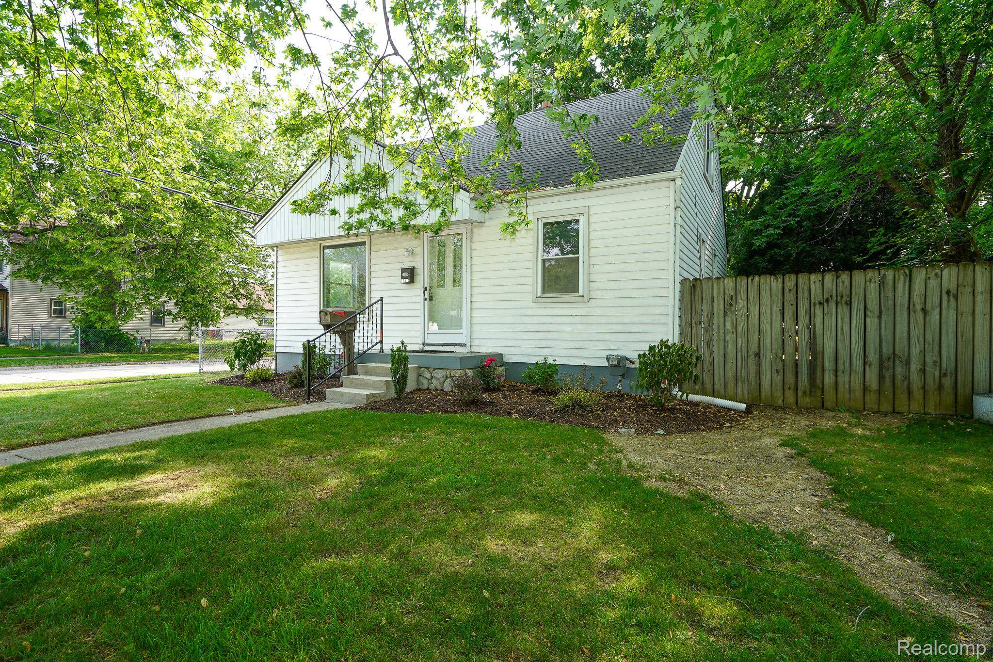 Roseville, MI 48066,26340 Chippendale ST