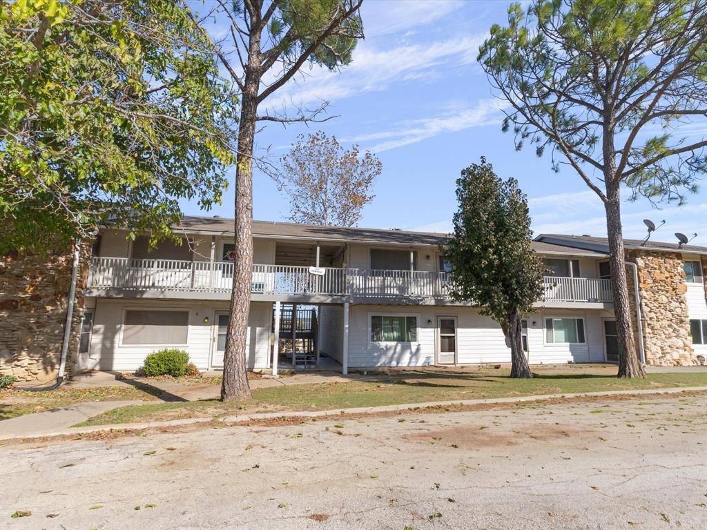 Runaway Bay, TX 76426,102 Harbor Drive #204