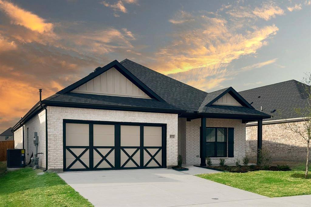 Lavon, TX 75166,572 Oak Creek