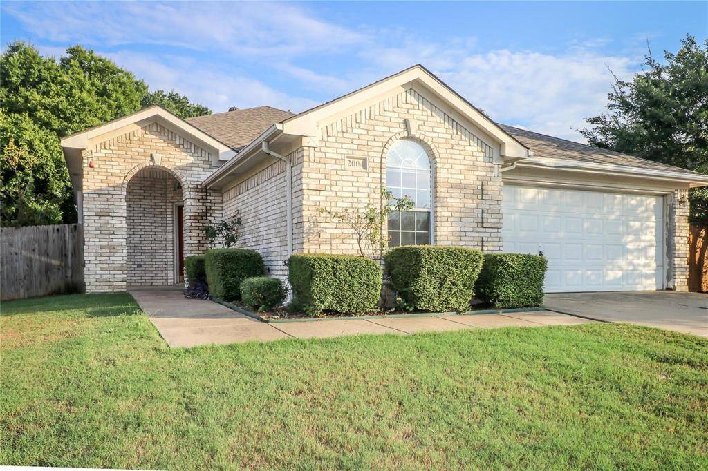 Arlington, TX 76018,2004 Lennox Lane