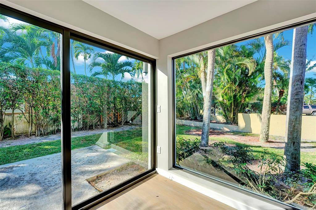 Pompano Beach, FL 33060,1100 SE 5th Ct #1