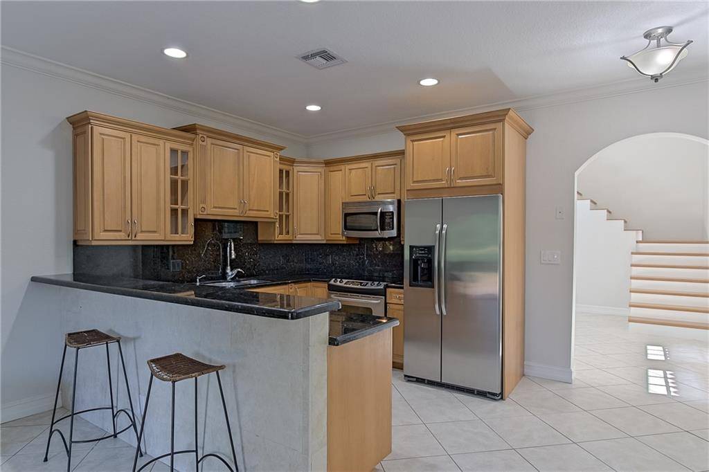 Pompano Beach, FL 33060,19 SE 19 AV