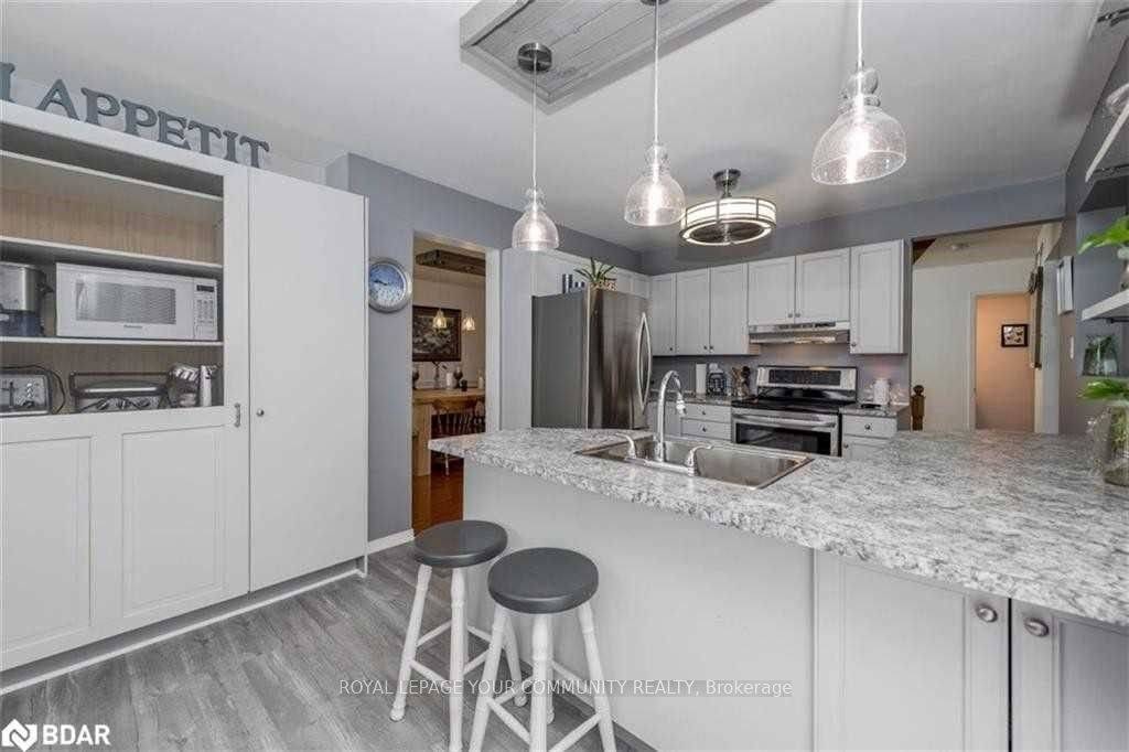 Barrie, ON L4N 6C7,12 Keats DR