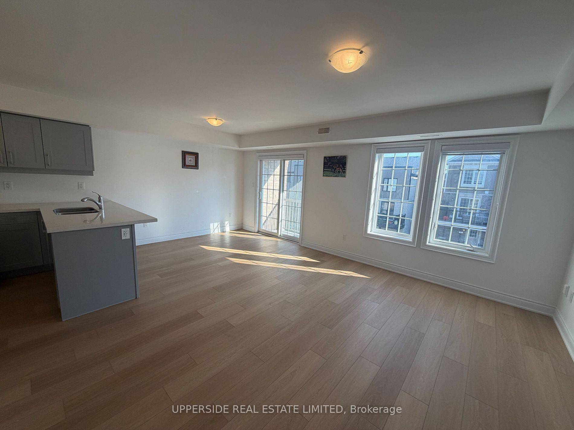 Barrie, ON L9J 0C2,51 Hay LN N #3