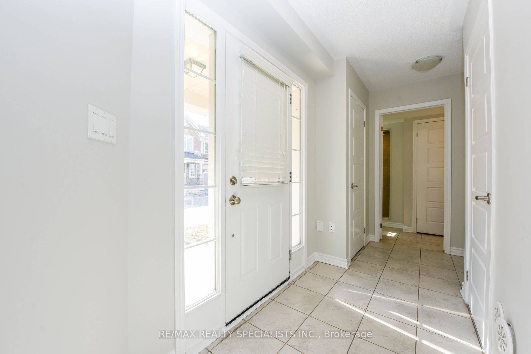 Milton, ON L9T 9L6,1000 Asleton BLVD #51