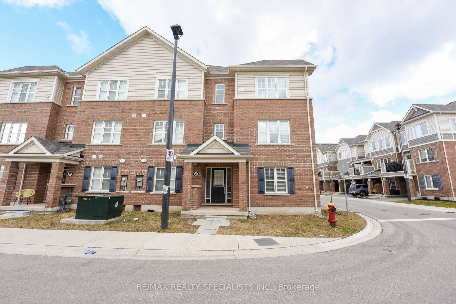 Milton, ON L9T 9L6,1000 Asleton BLVD #51